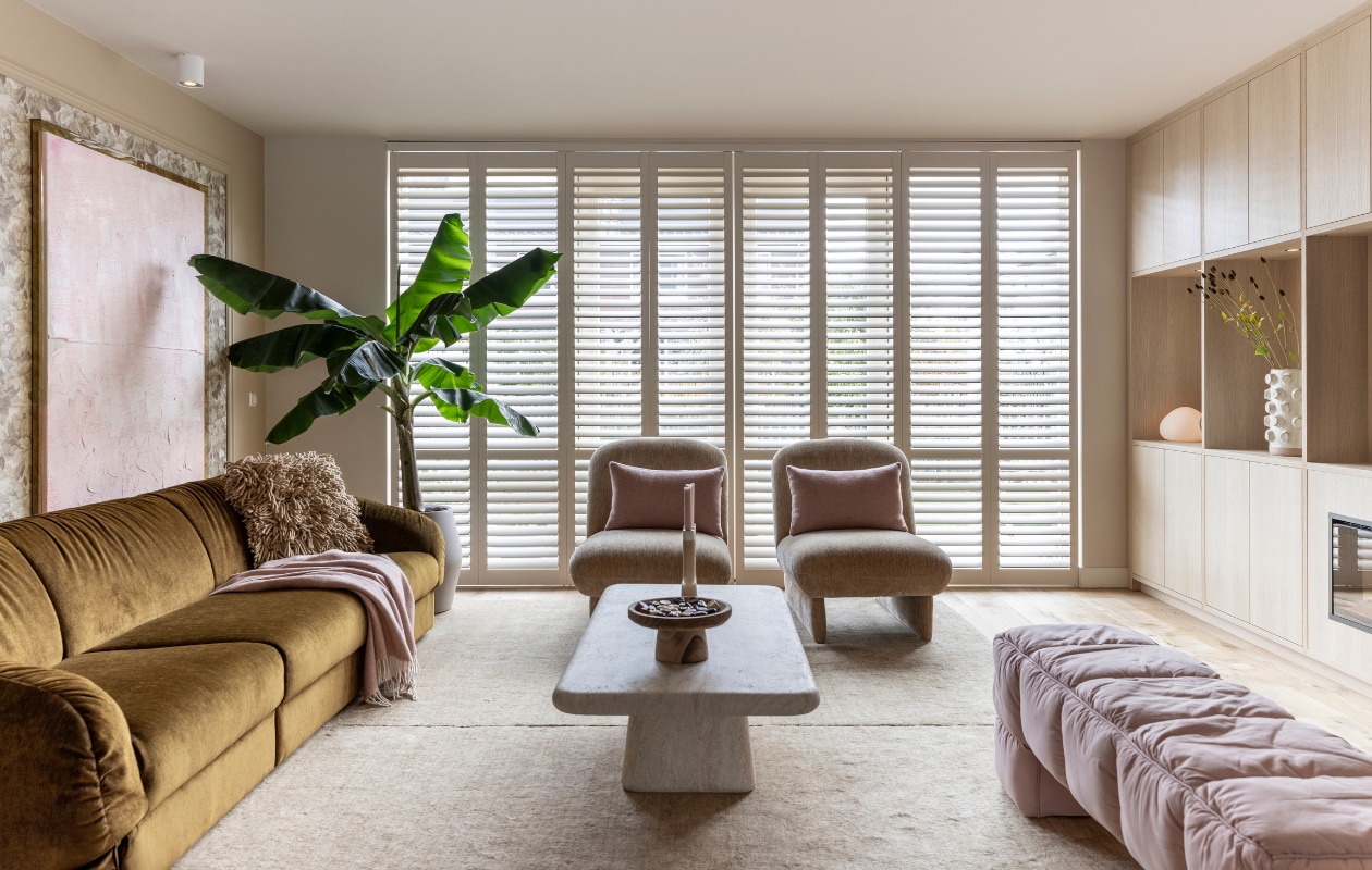 vtwonen Weer verliefd op je huis aflevering 7 seizoen 23 2025, stylist Marianne in Honselersdijk, zitkamer vtwonen Weer verliefd op je huis aflevering 7 seizoen 23 2025 | styling Marianne Luning | fotografie Margriet Hoekstra