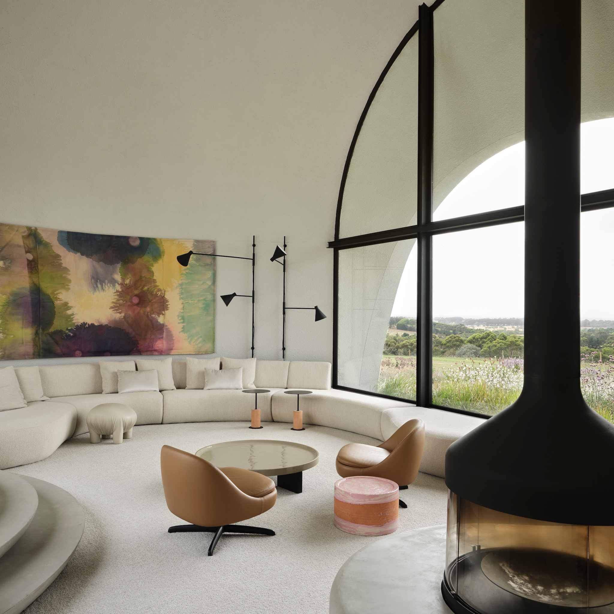 binnenkijken woning die opgaat in landschap