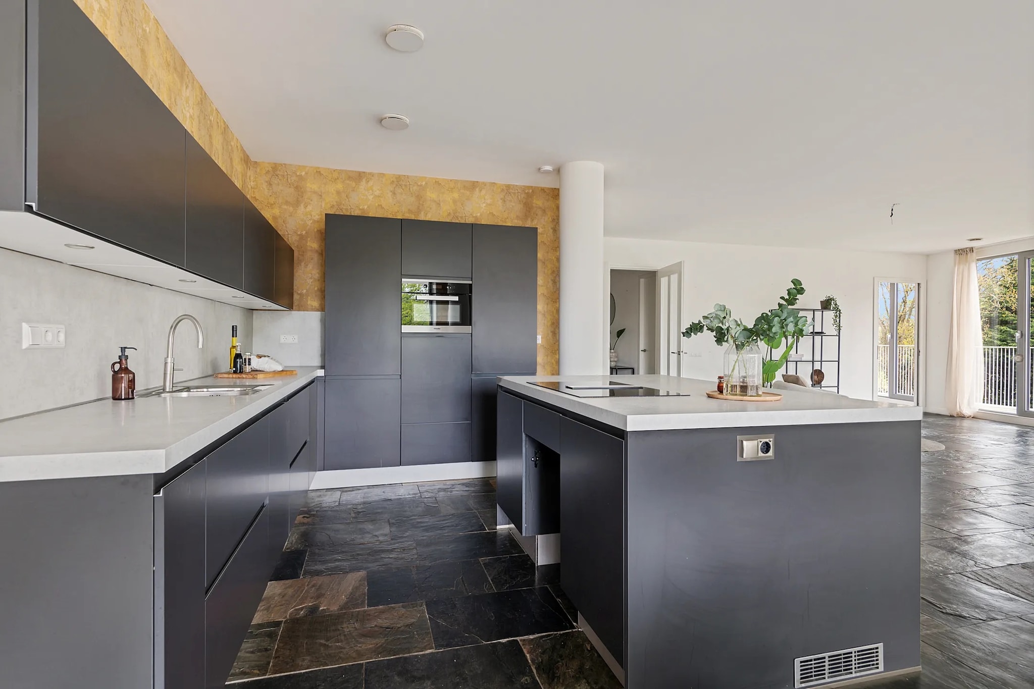 Funda - Q-Bus Makelaars Bergen