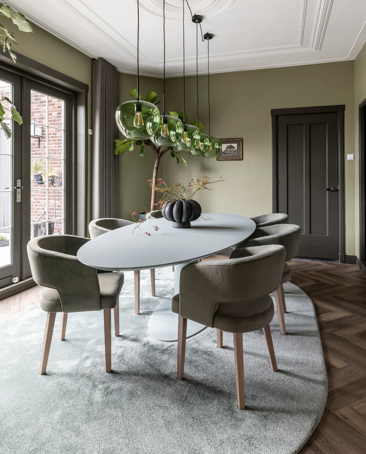 vtwonen Weer verliefd op je huis aflevering 8 seizoen 23 2025, stylist Frans in Naaldwijk, eetkamer vtwonen Weer verliefd op je huis aflevering 8 seizoen 23 2025 | styling Frans Uyterlinde | fotografie Margriet Hoekstra