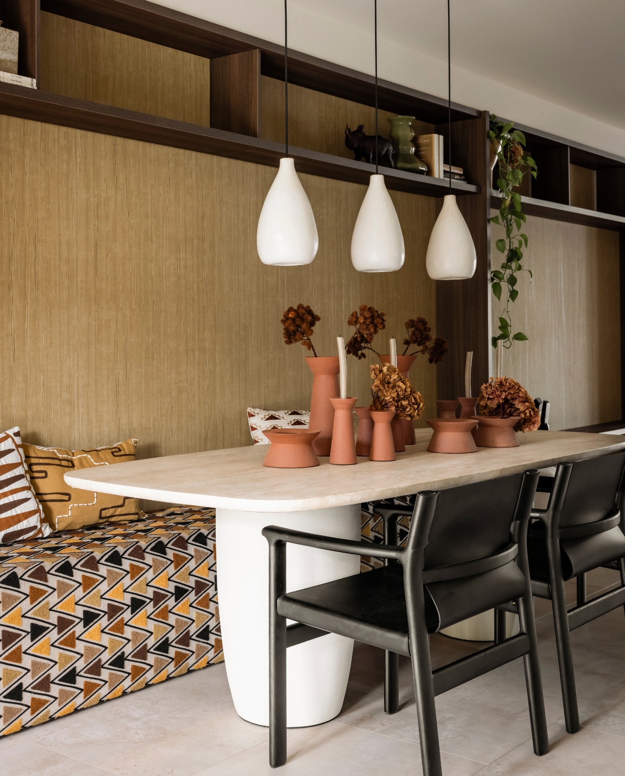 vtwonen Weer verliefd op je huis aflevering 9 seizoen 23 2025, stylist Liza in Apeldoorn, eethoek vtwonen Weer verliefd op je huis aflevering 9 seizoen 23 2025 | styling Liza Wassenaar | fotografie Sonja Velda