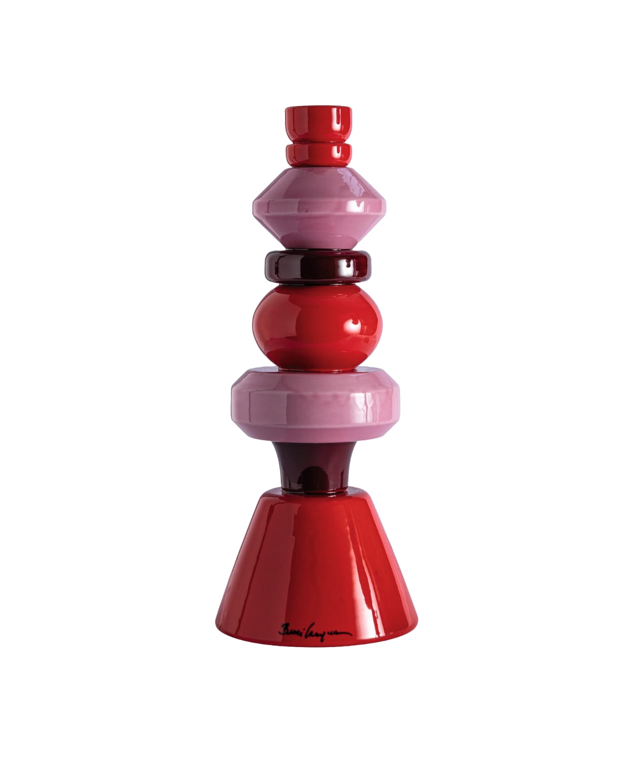 Geometric Tall Red and Pink Candlestick Stijlvol wonen 9-2025 | fotografie via Artemest