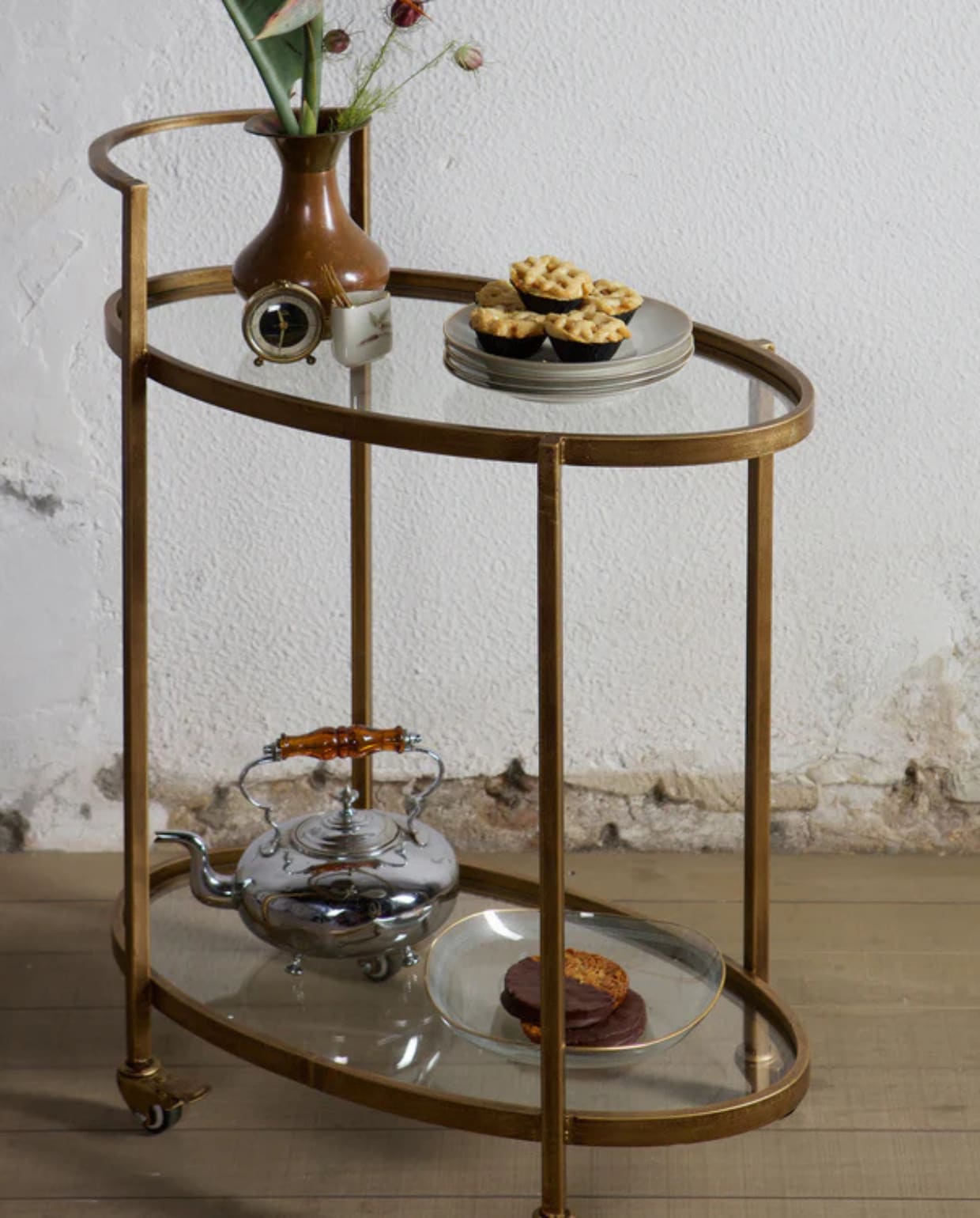 Shop op shop.vtwonen.nl: WOOOD trolley Push - Metaal - Antique Brass - 86x67x35 WOOOD