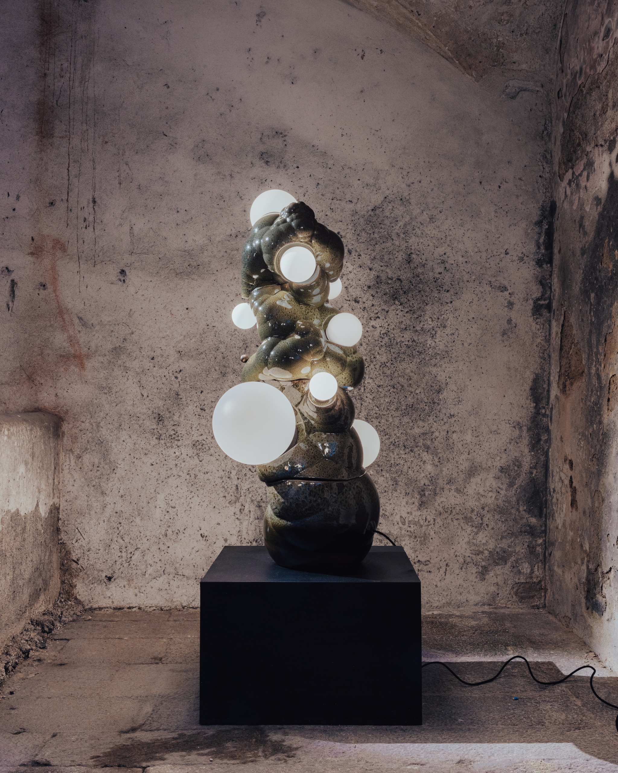 Woontrend alchemie • formarosastudio.com vtwonen Design 01-2026 | fotografie Piergiorgio Sorgetti