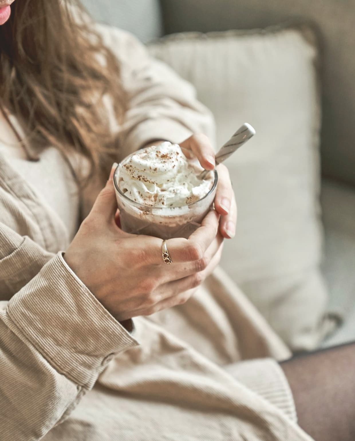 Bank Ikea. vtwonen 11-2025 | styling Kamer465 | fotografie Muk van Lil  | tekstbewerking Britte Kramer