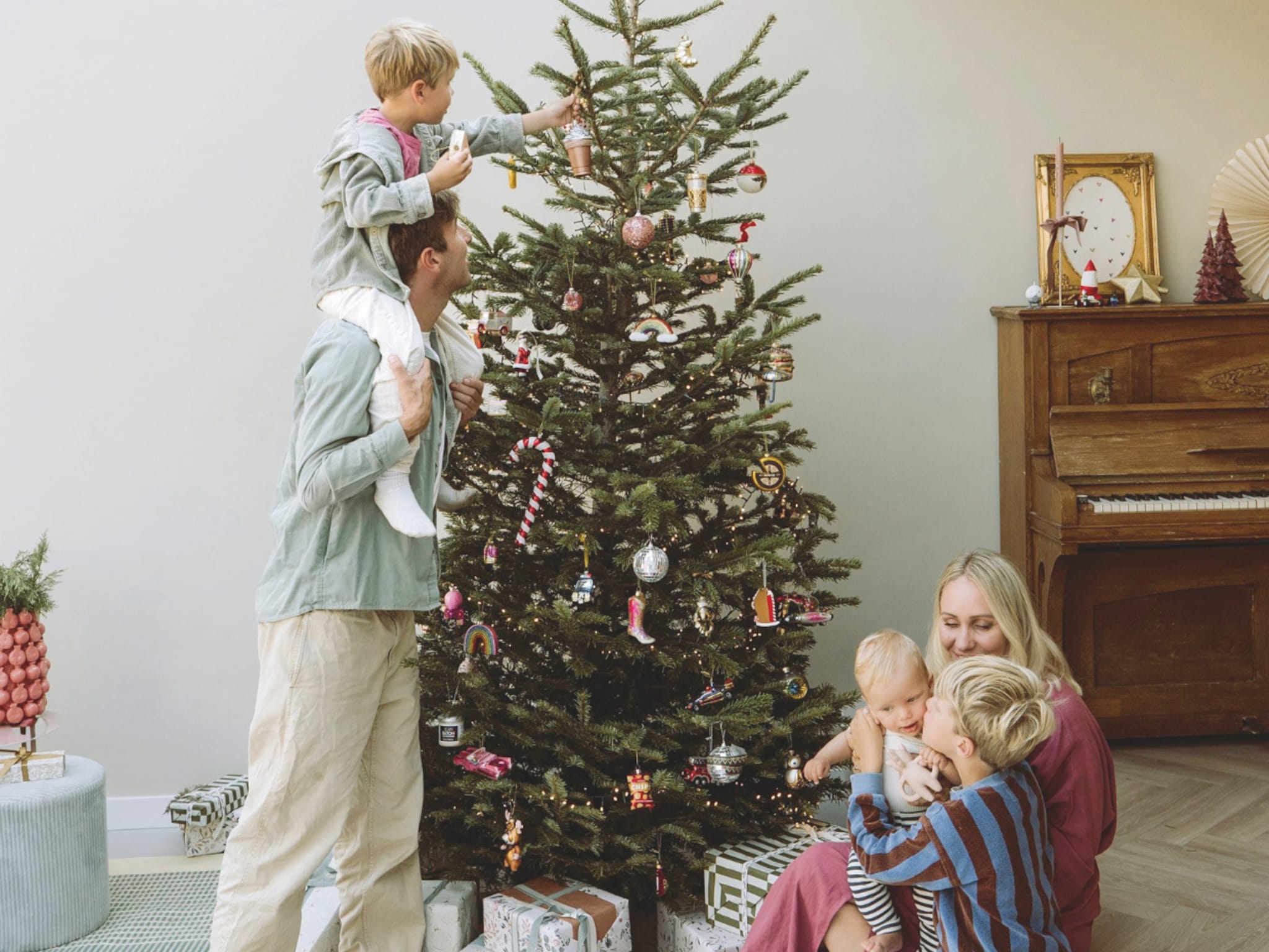 binnenkijken in een romantisch kersthuis