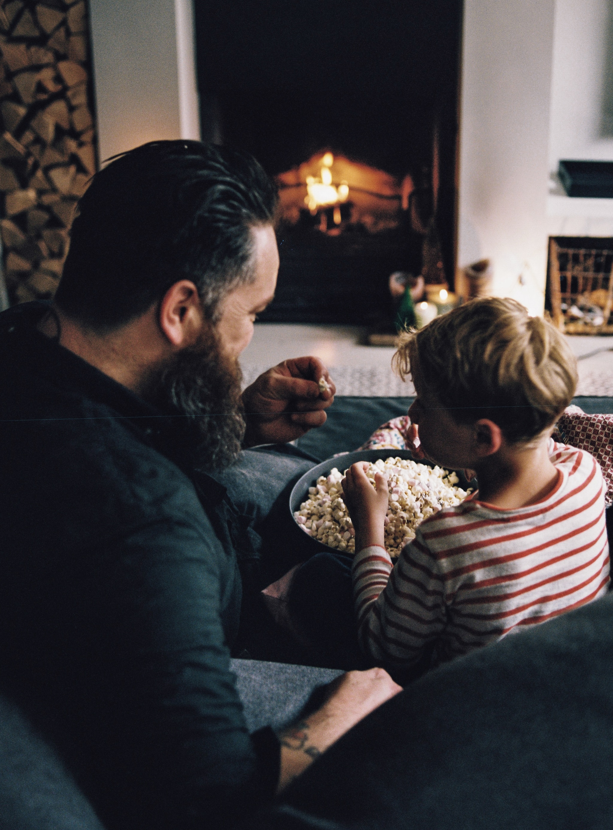 feestgebak vtwonen kerstspecial 2025 | productie uitgeverij snor | recepten the holy kauw  | fotografie hanke arkenbout