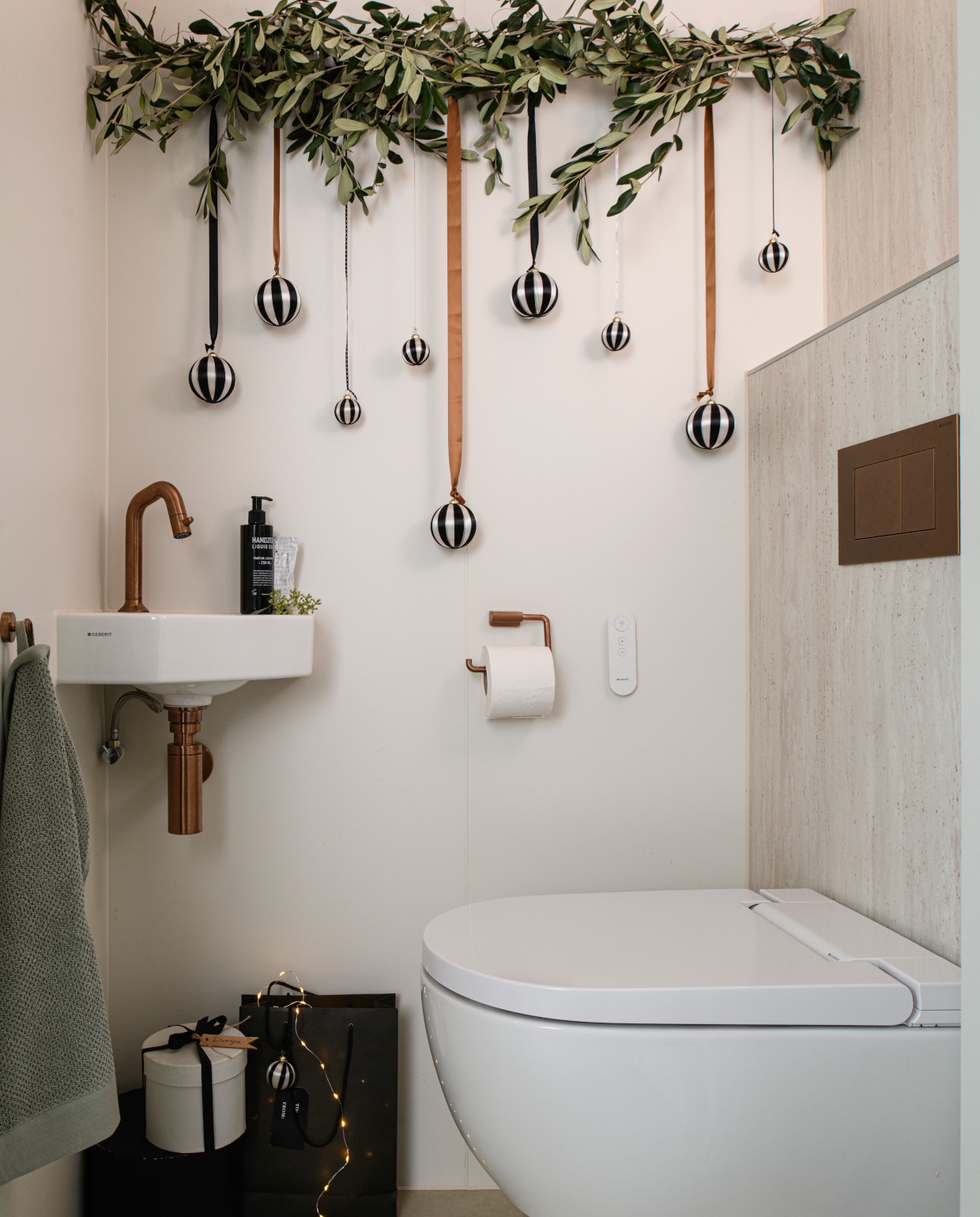 kerst in het kleinste kamertje frisse stylingtips en win een luxe douche wc