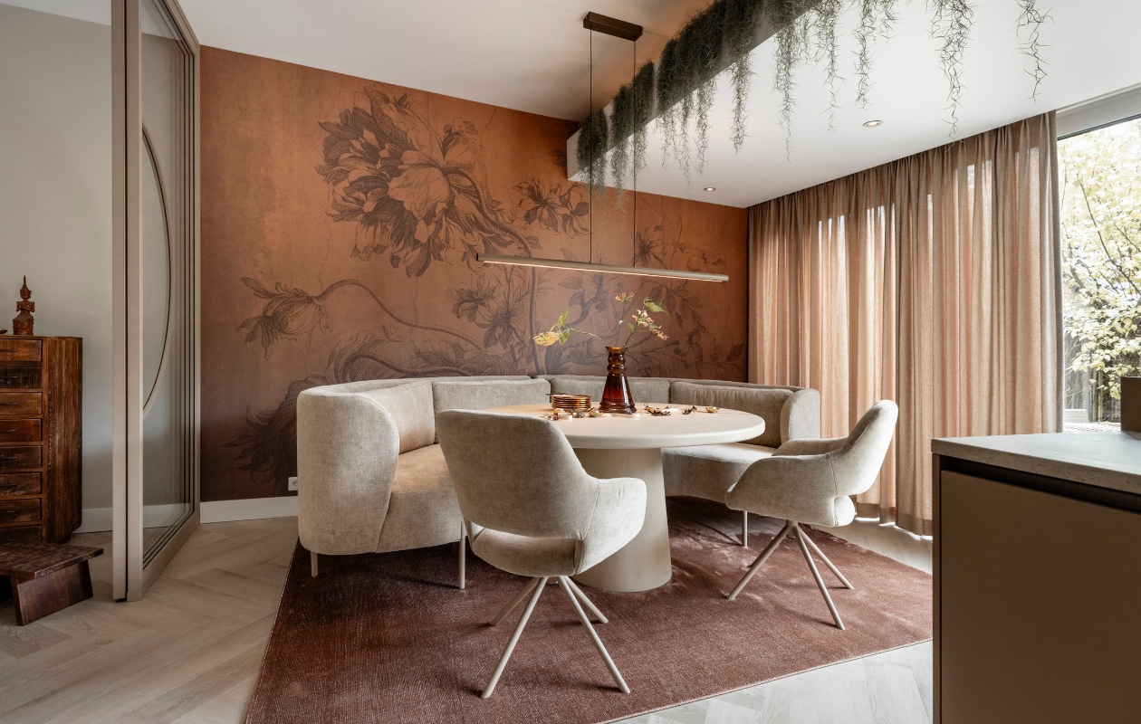 vtwonen Weer verliefd op je huis aflevering 12 seizoen 23 2025, eethoek vtwonen Weer verliefd op je huis aflevering 12 seizoen 23 2025 | styling Frans Uyterlinde | fotografie Margriet Hoekstra