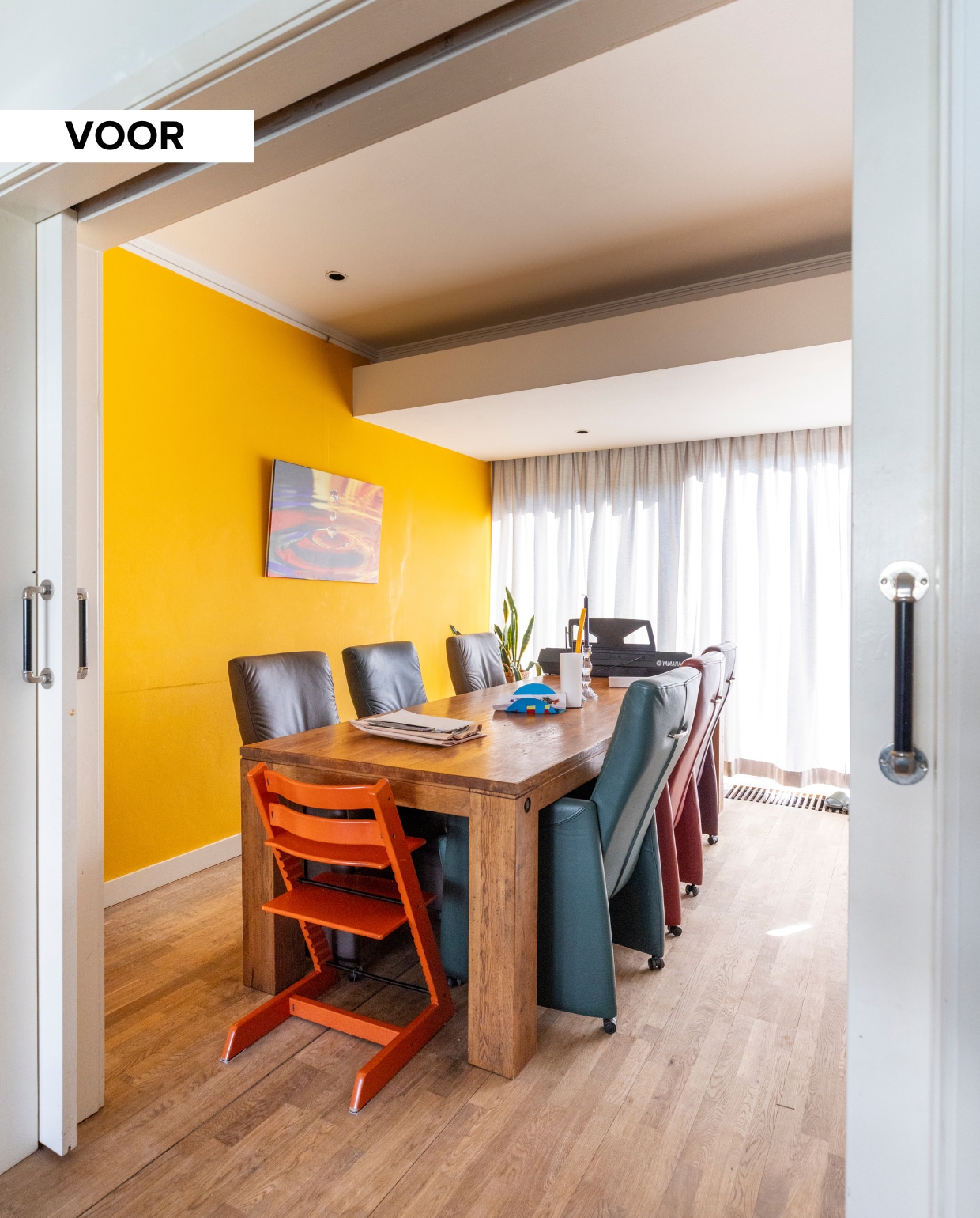 vtwonen Weer verliefd op je huis aflevering 12 seizoen 23 2025, eethoek voor de make-over vtwonen Weer verliefd op je huis aflevering 12 seizoen 23 2025 | styling Frans Uyterlinde | fotografie Margriet Hoekstra