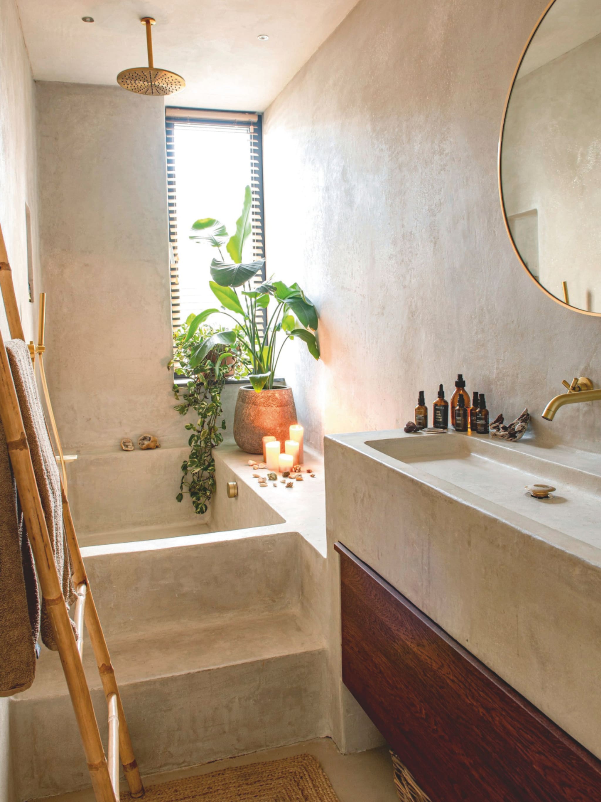 woonidee minerale stucwerk in de badkamer