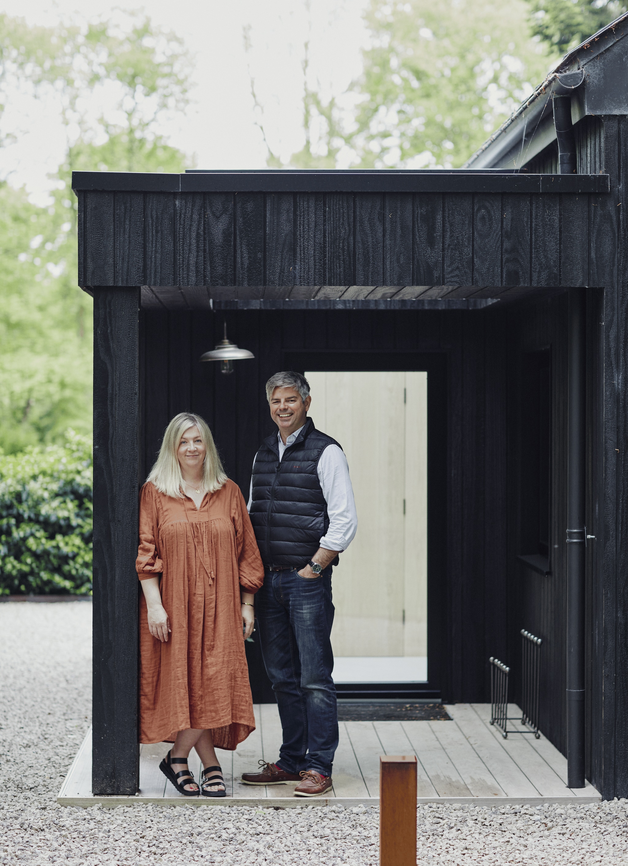 Gebrand grenenhout via Toasted Wood.  vtwonen Landelijk 05-2026 | fotografie Brent Darby | productie Living Inside