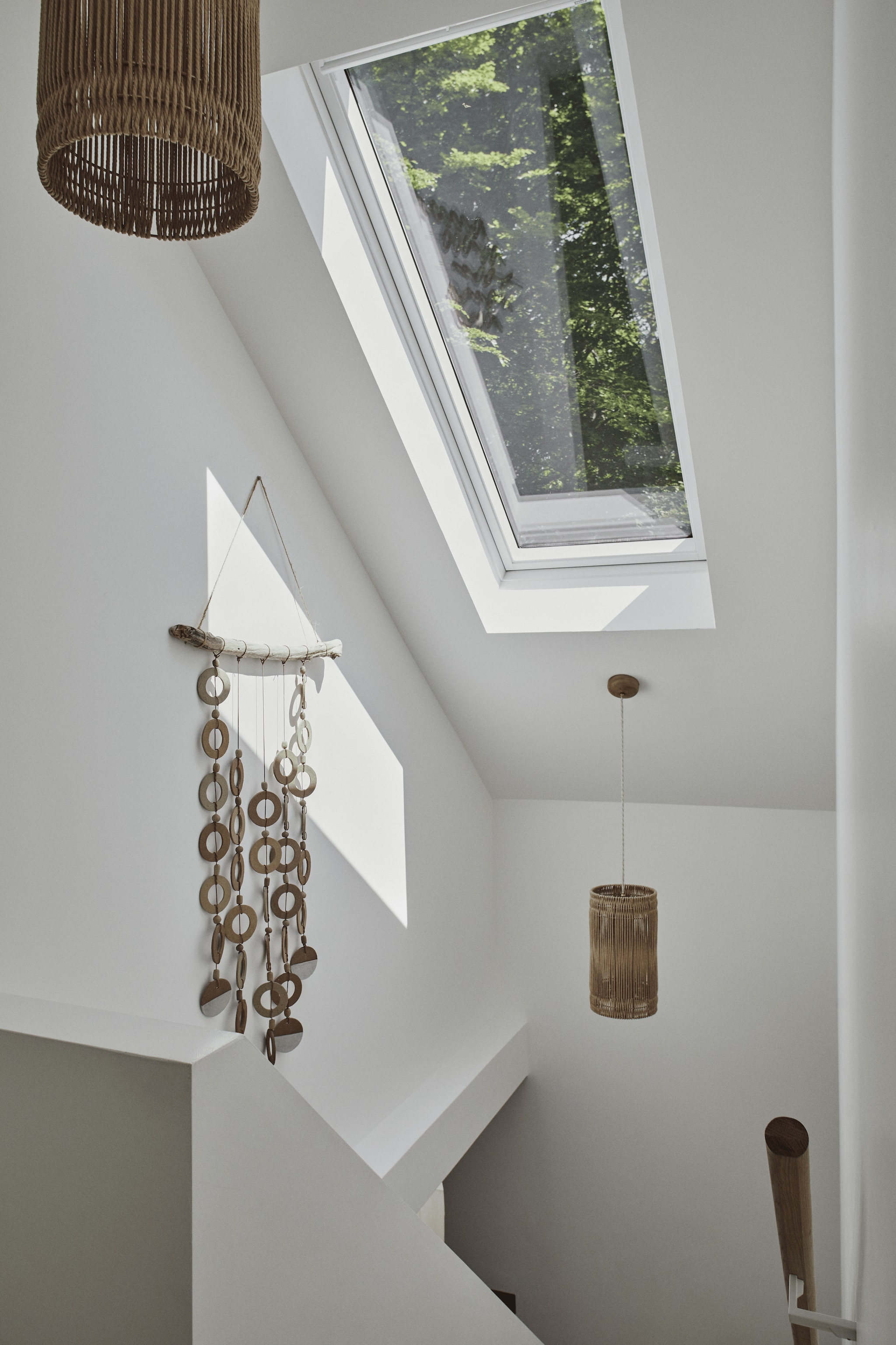 Hanglampen Charlotte Packe Studio. vtwonen Landelijk 05-2026 | fotografie Brent Darby | productie Living Inside