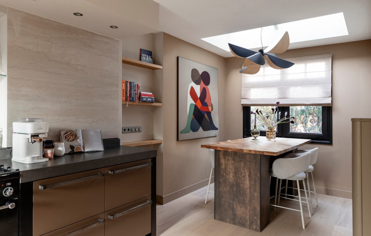 Credits: Het doek ‘De landing’ van Melanie Calis voor Werk aan de Muur.