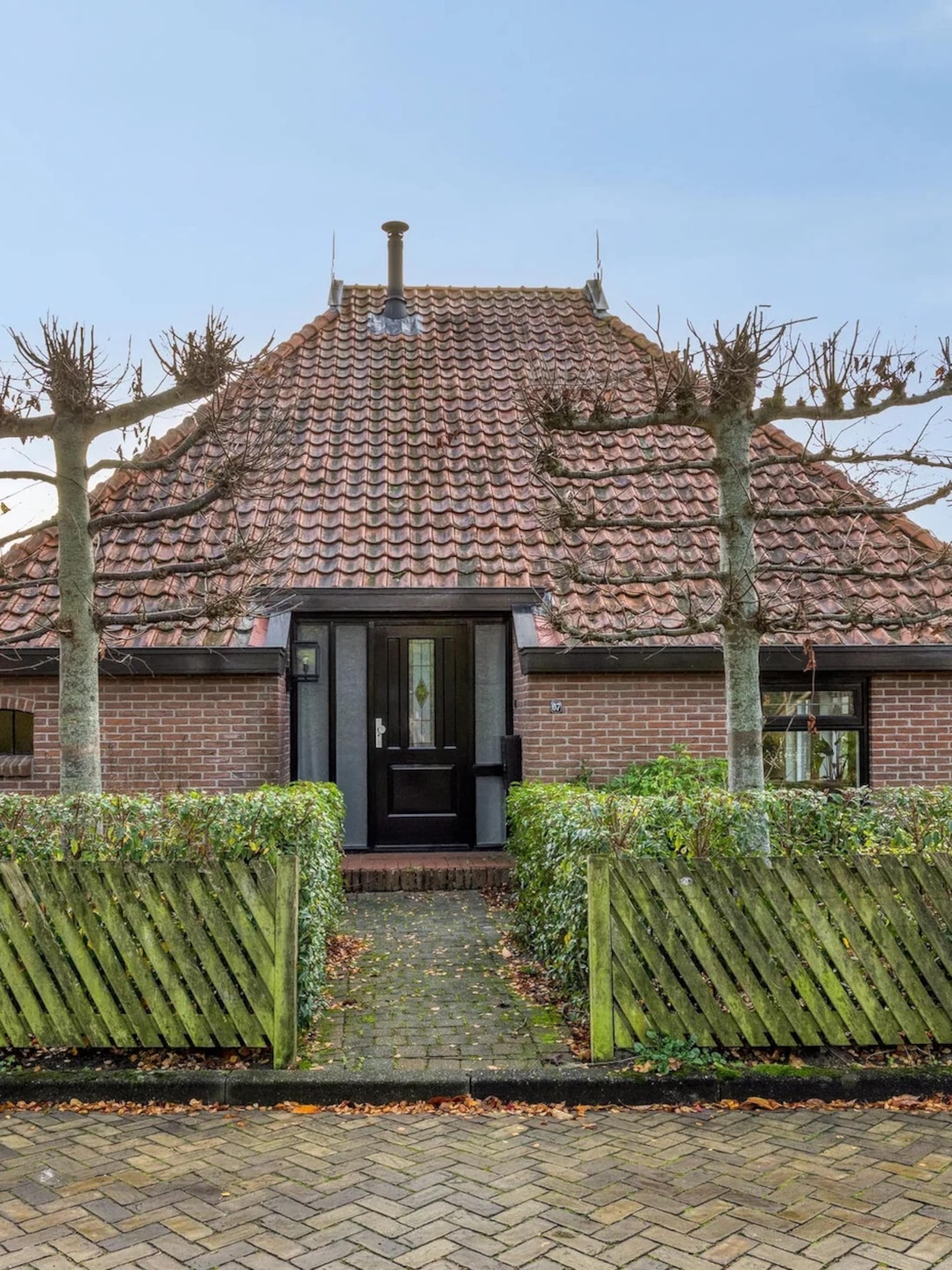 knusse dorpswoning bijzondere balken speelse vormen