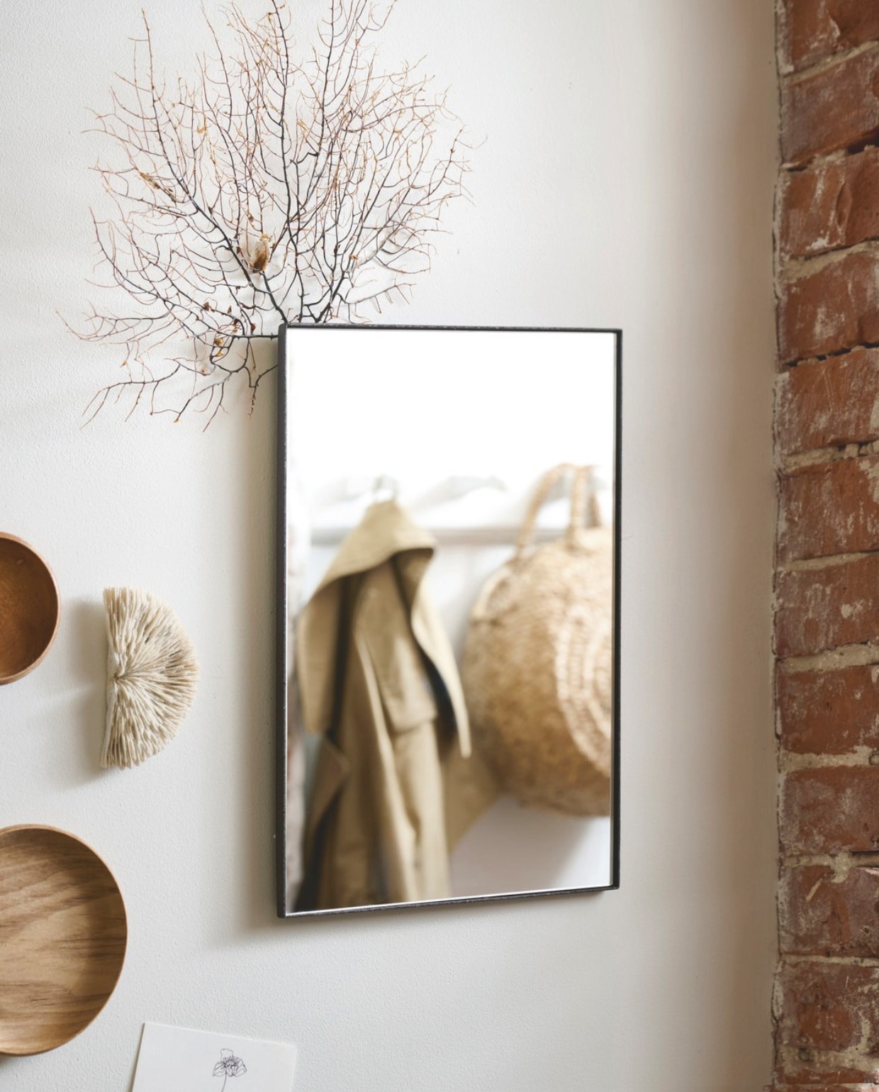 DIY spiegel met zeewaaier vtwonen landelijk 02-2026 | styling Kim van Rossenberg | fotografie Sjoerd Eickmans