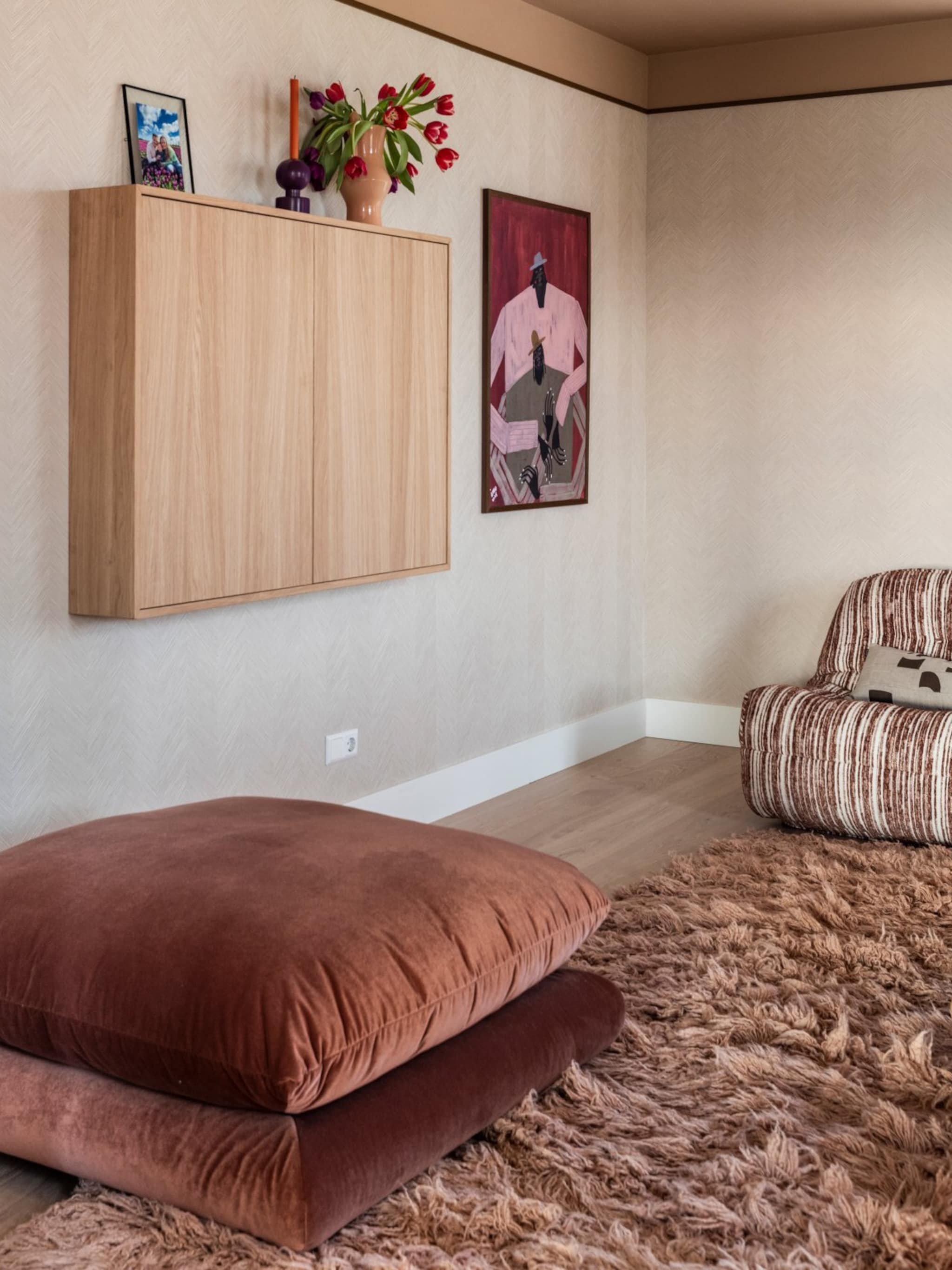 warme kleuren in de woonkamer toepassen