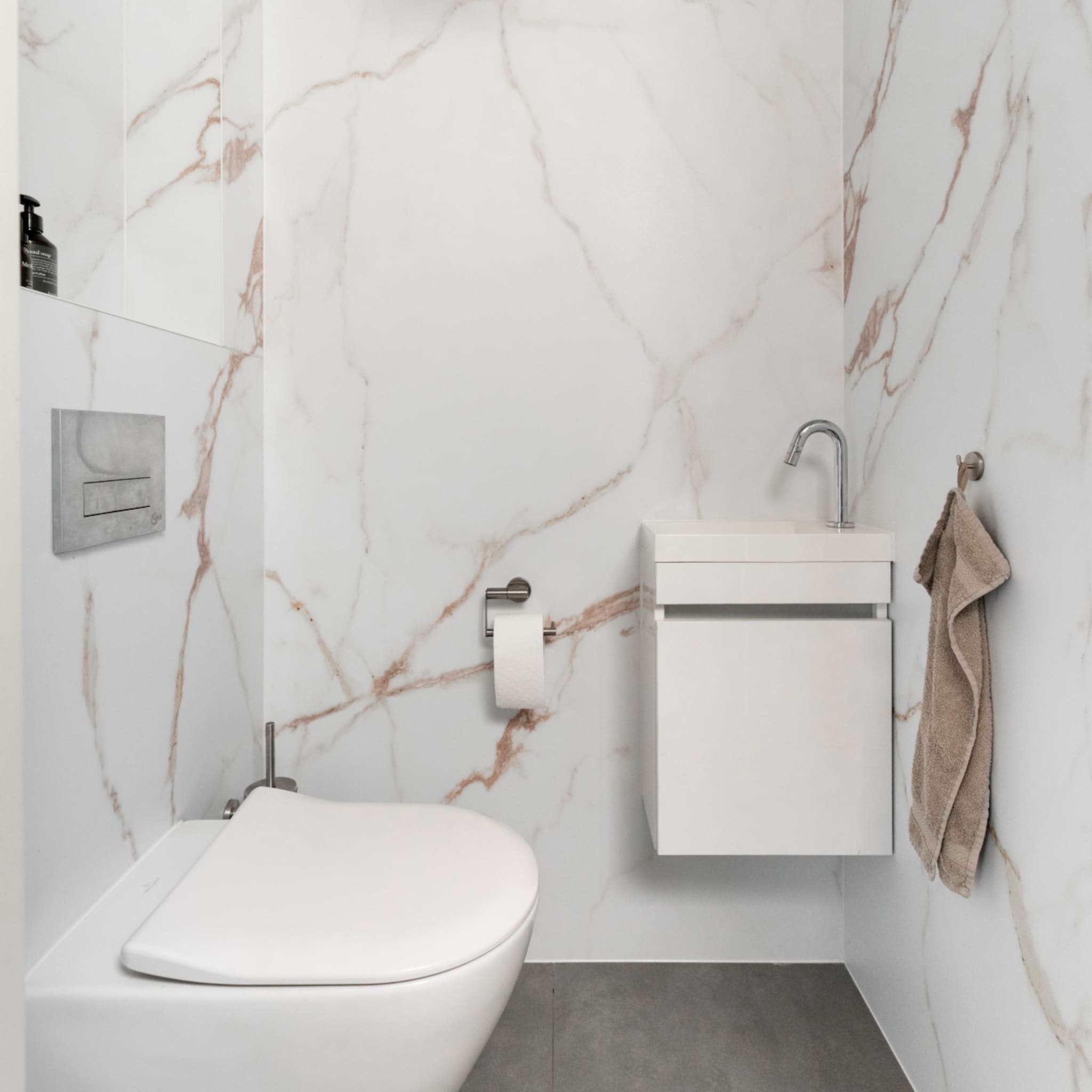 afmetingen toilet ruimte hoogte wc