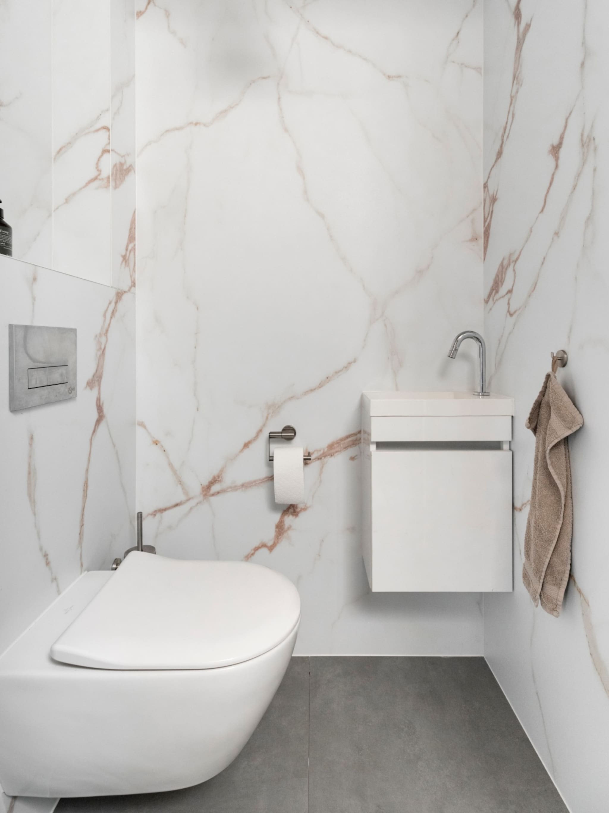 afmetingen toilet ruimte hoogte wc