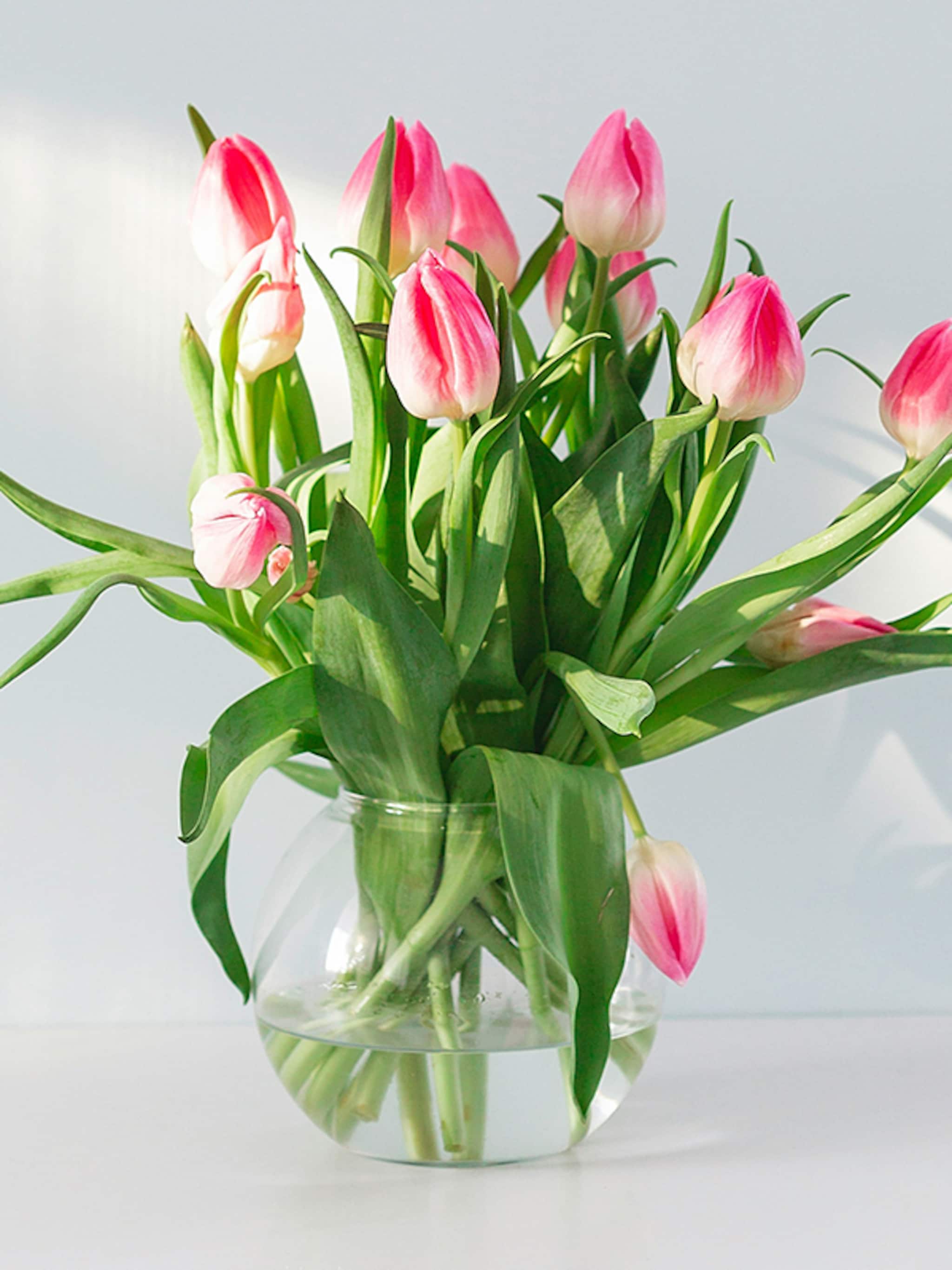 6 ideeen voor paasbloemstukken op tafel