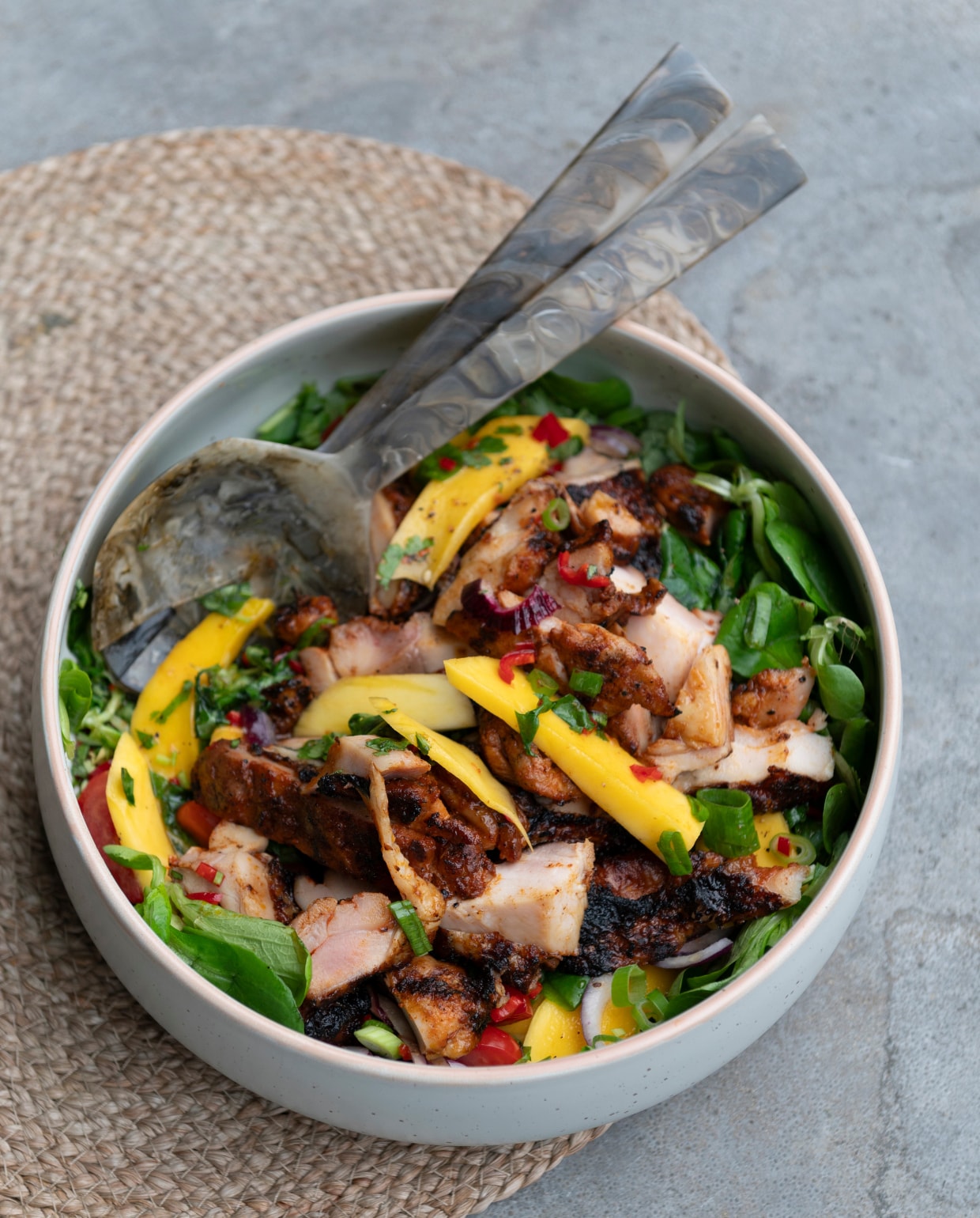 Pittig-zoetemaaltijdsalade met kip