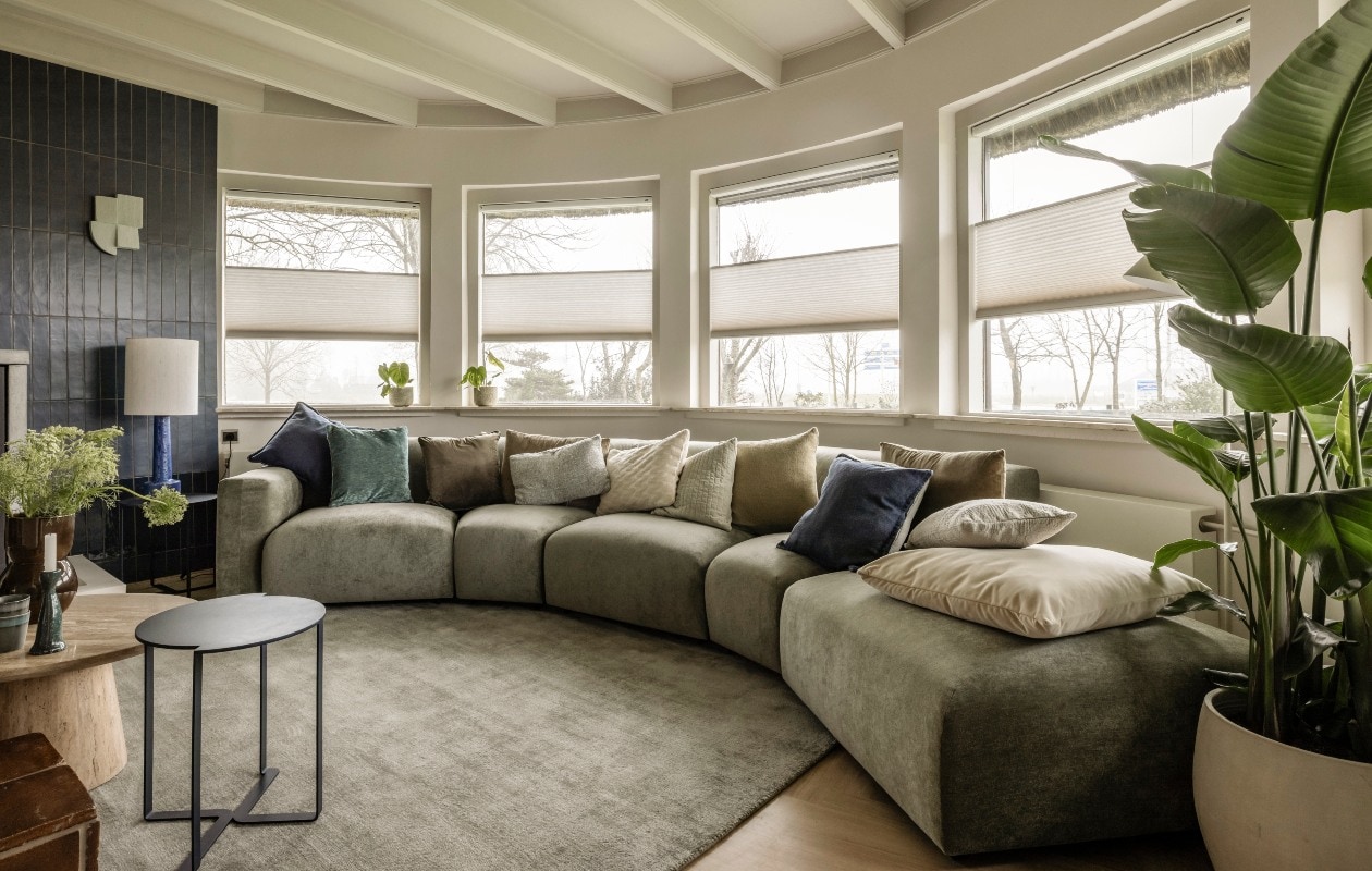 vtwonen Weer verliefd op je huis aflevering 5 seizoen 24 2026, zithoek vtwonen Weer verliefd op je huis aflevering 5 seizoen 24 | styling Marlies Does | fotografie Margriet Hoekstra