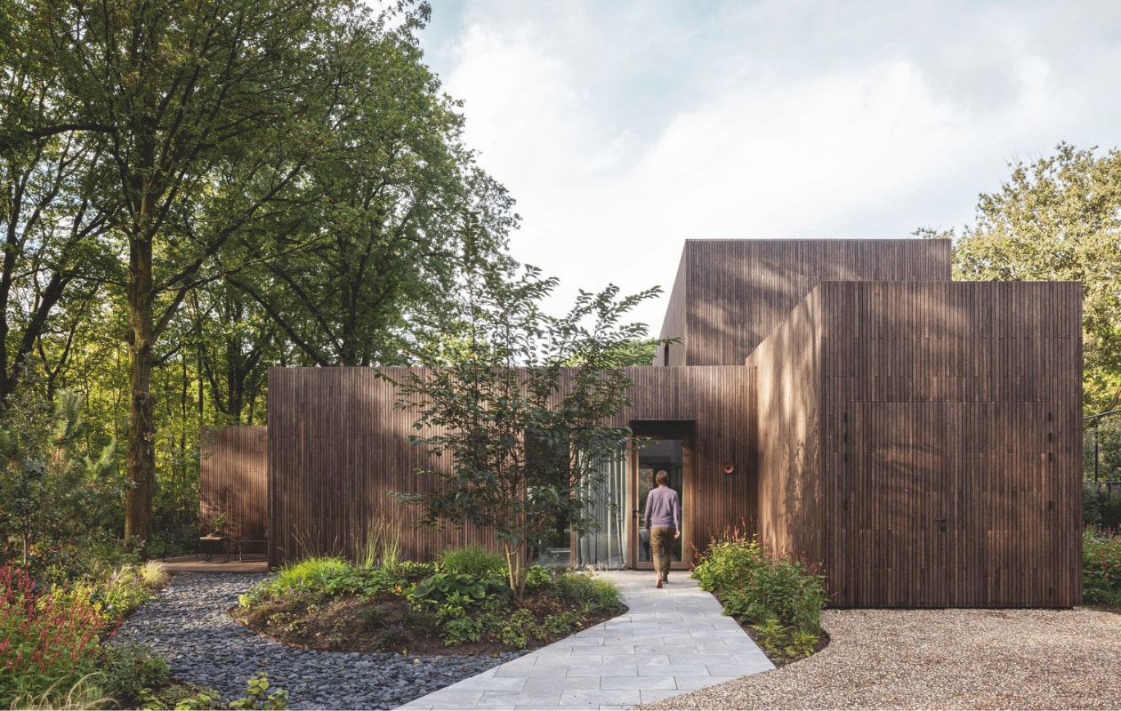 De tuin is aangelegd door Stabel Tuinen. vtwonen design 02-2026 | fotografie Tim Van de Velde