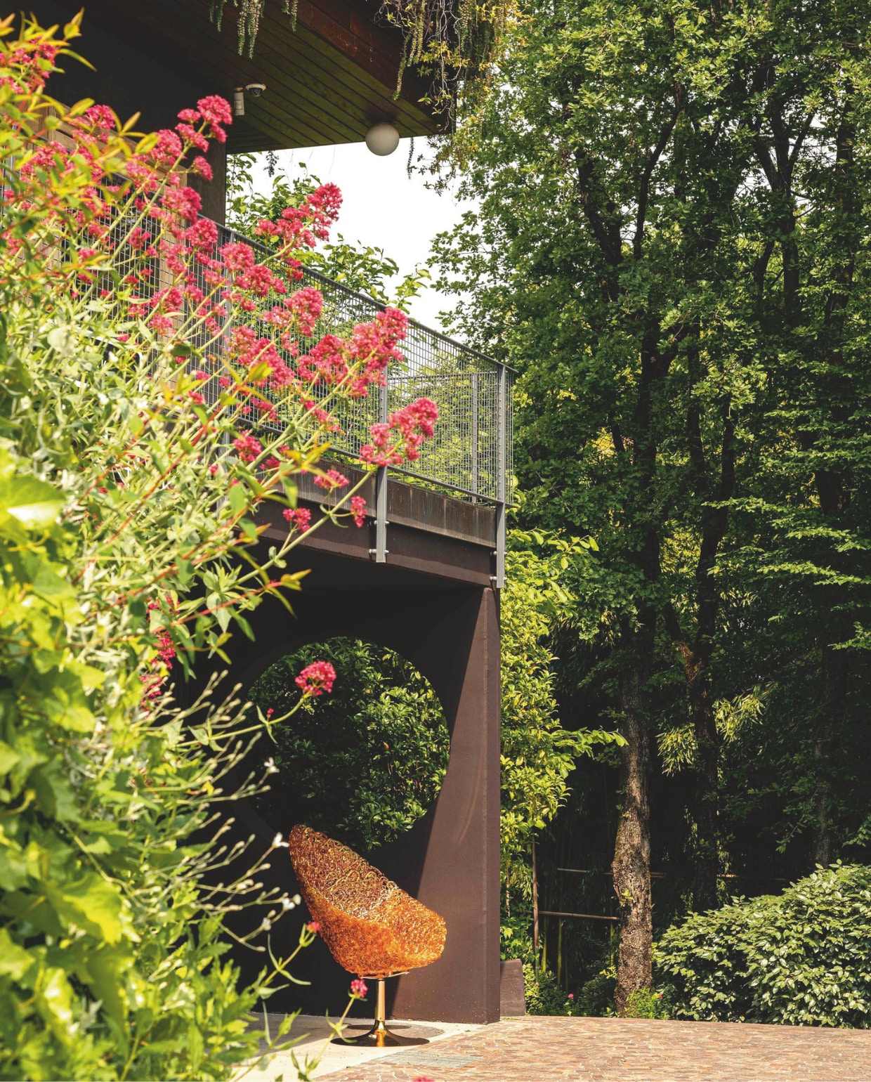 Stoel Margherita van Edra. vtwonen design 02-2026 | fotografie Mattia Aquila