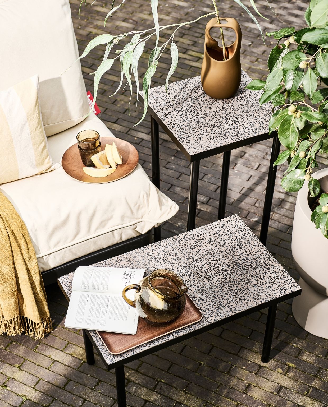 vtwonen TUIN special 2026 vtwonen TUIN 2026 | styling Sanne Ketelaar | fotografie Sjoerd Eickmans