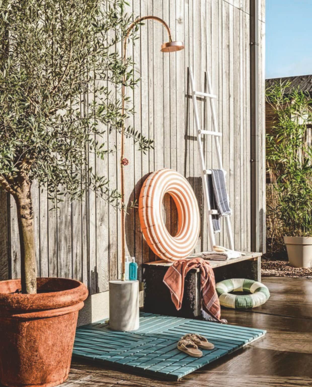 Buitendouche vtwonen special 01-2026 | styling Moniek Visser | fotografie Denise Pronk