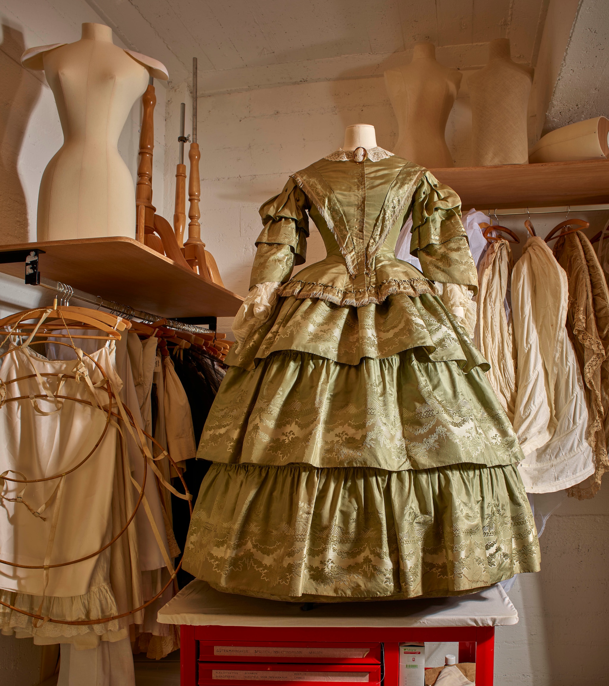 vtwonen Design 6-2026 Kunstmuseum Reflections of Fashion