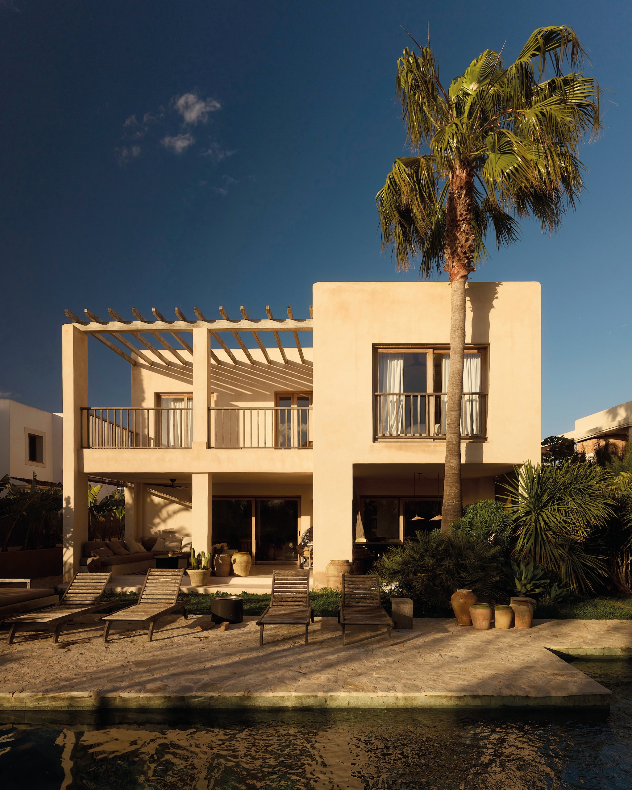 Soortgelijke ligbedden Smileteak. vtwonen design 03-2026 | fotografie Daniëlle Siobhán