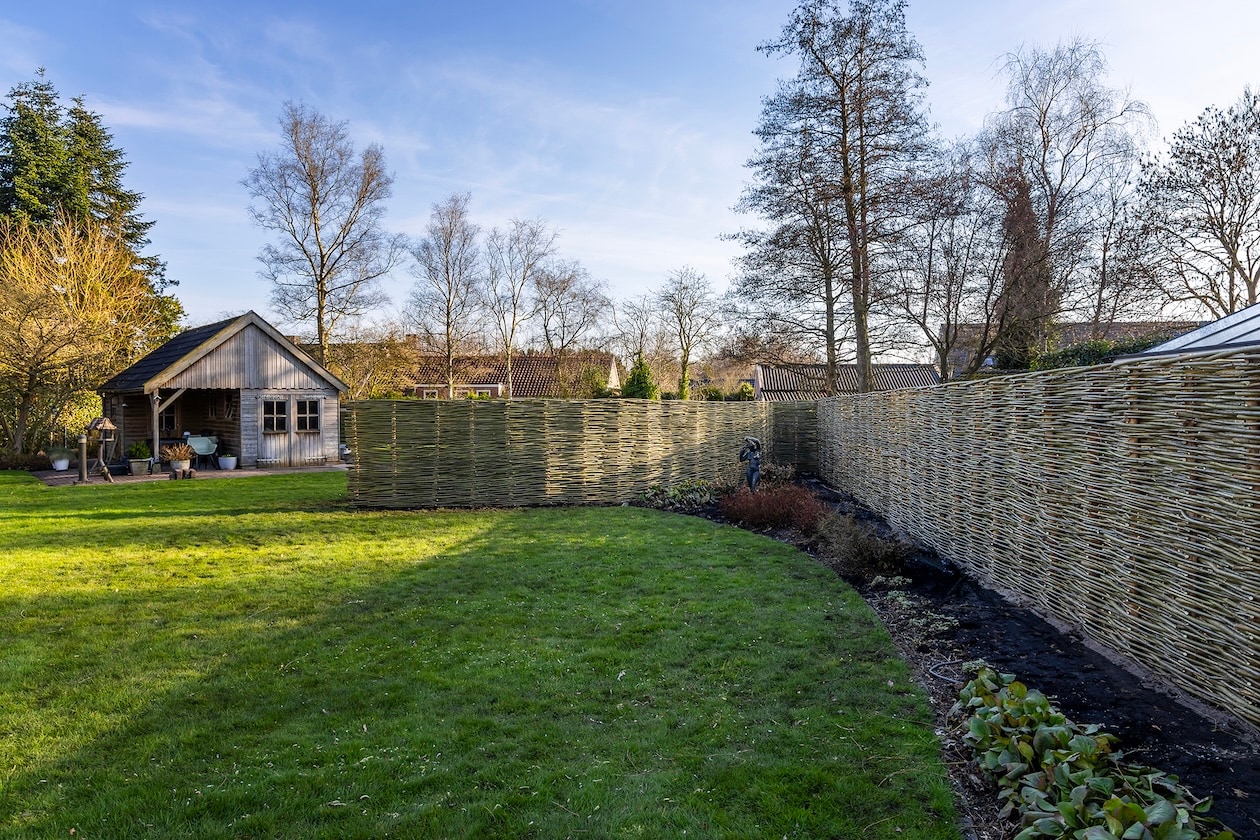 een schutting met extra karakter kies voor wilgentenen