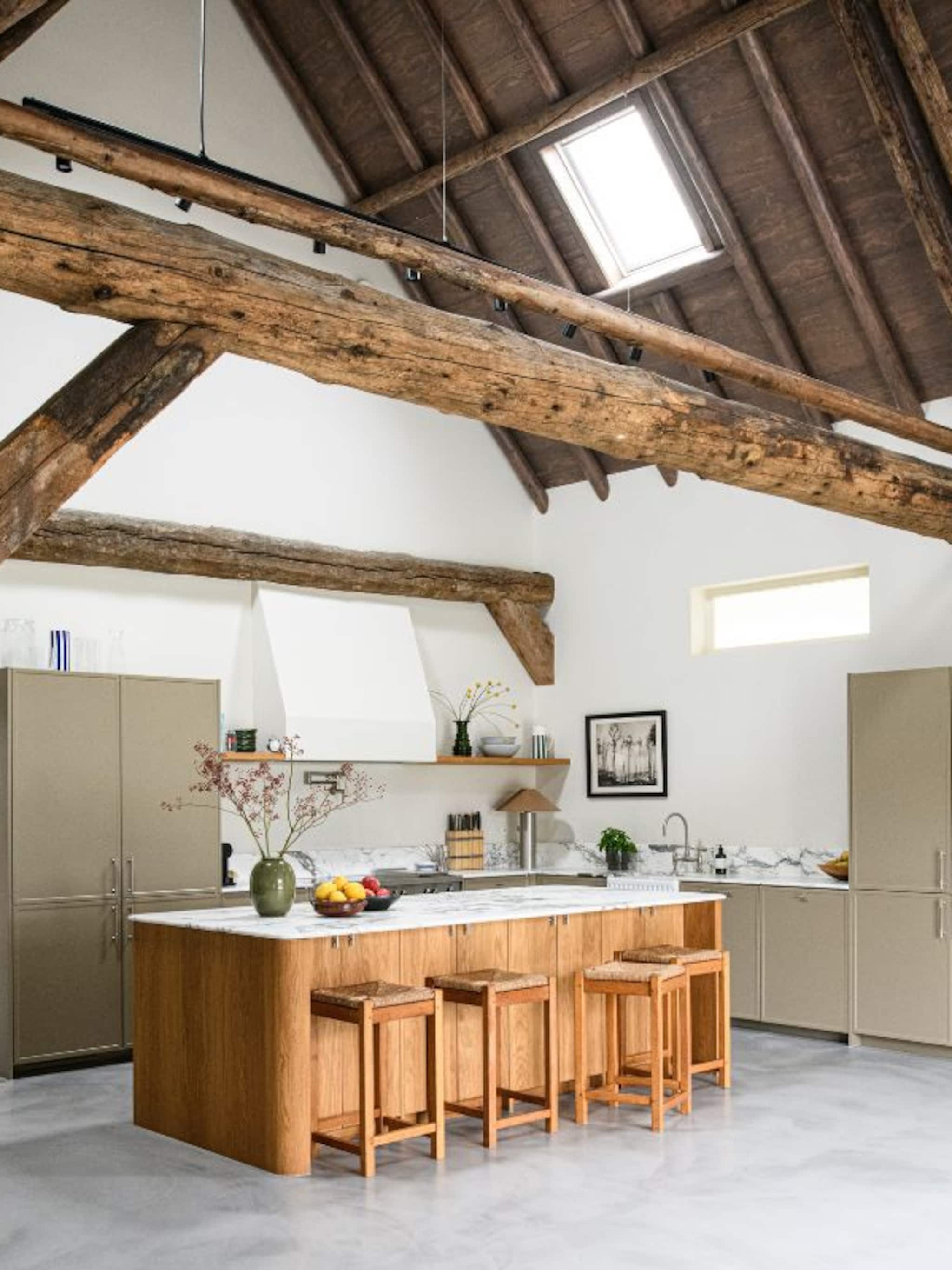 sfeer in keuken met hoog plafond