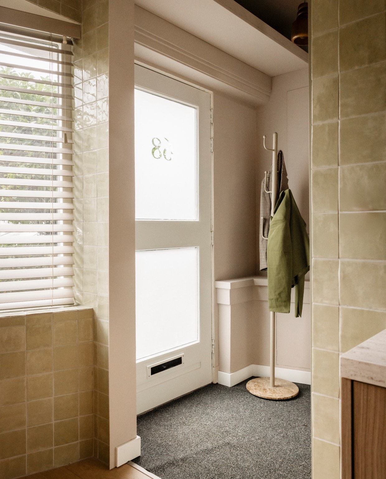 vtwonen Weer verliefd op je huis aflevering 8 seizoen 24 2026, hal
 vtwonen Weer verliefd op je huis aflevering 8 seizoen 24 | styling Fietje Bruijn | fotografie Sonja Velda