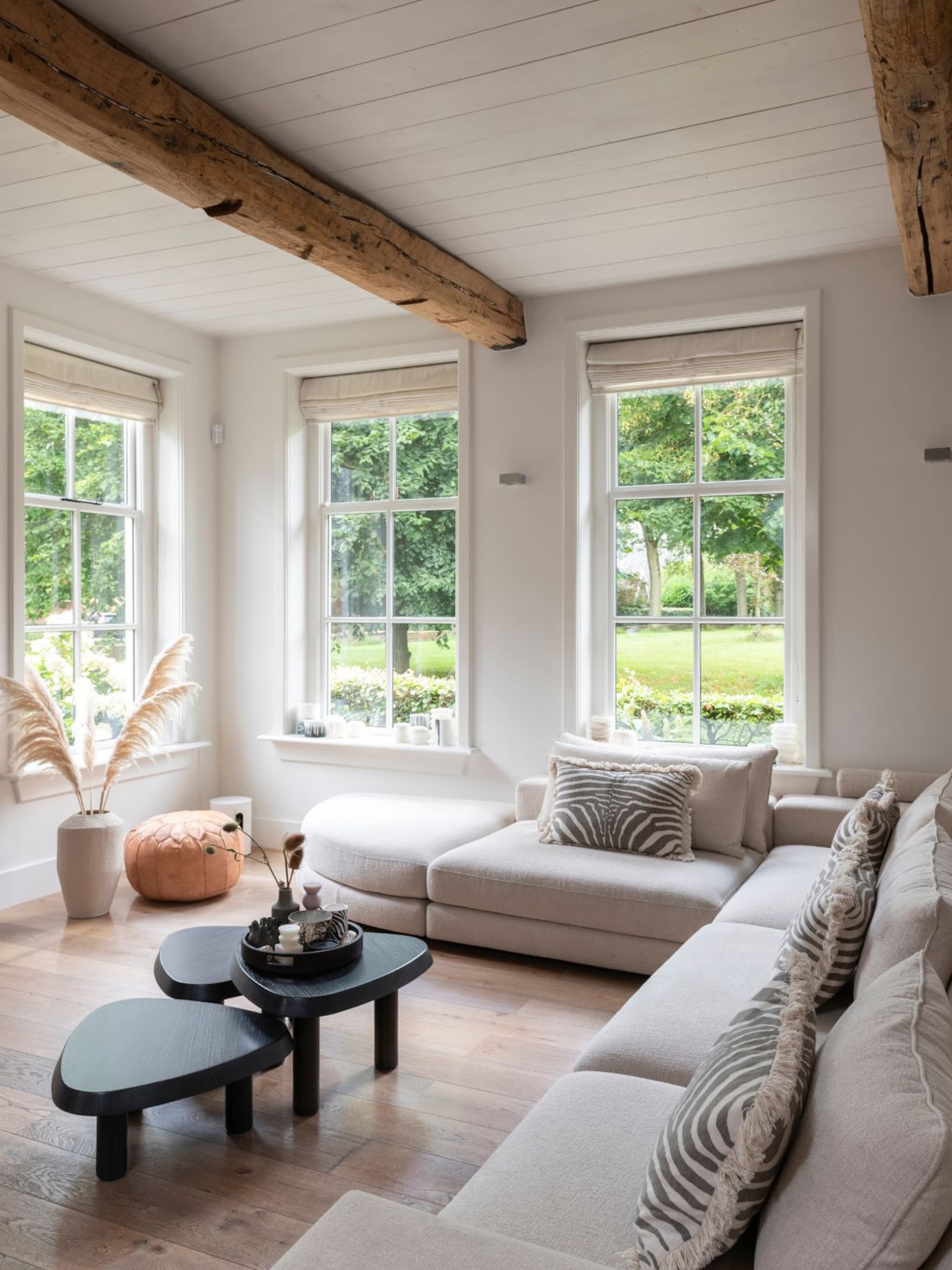 binnenkijken in een landelijke woonboerderij