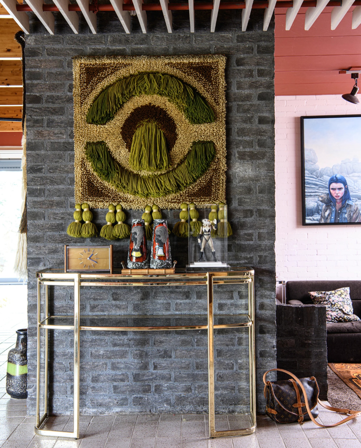 Wandkleed vtwonen 09-2025 | productie Inside Homepage | styling Kim Timmerman | fotografie Louis Lemaire