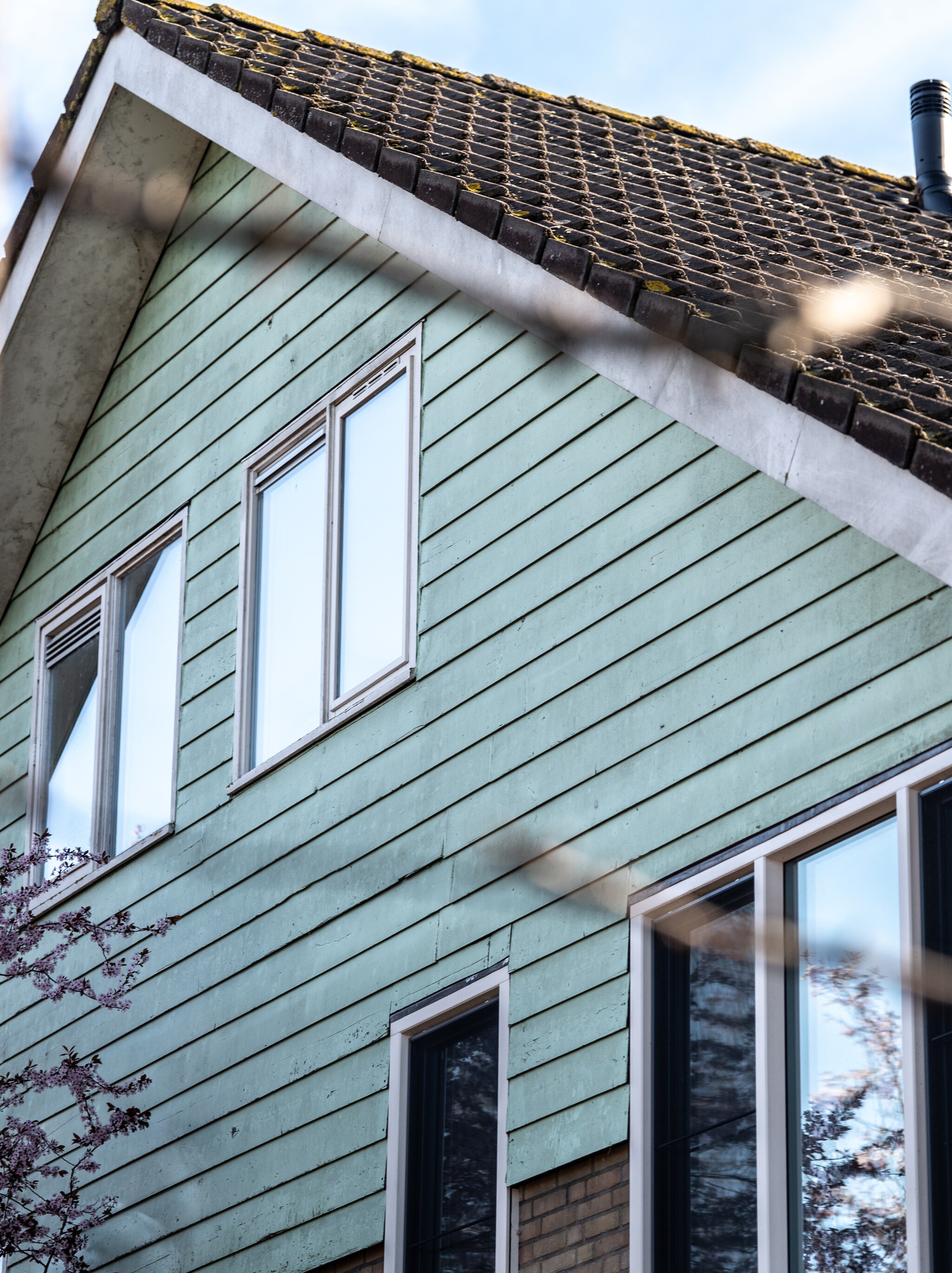 De houten gevelbekleding vóór de make-over