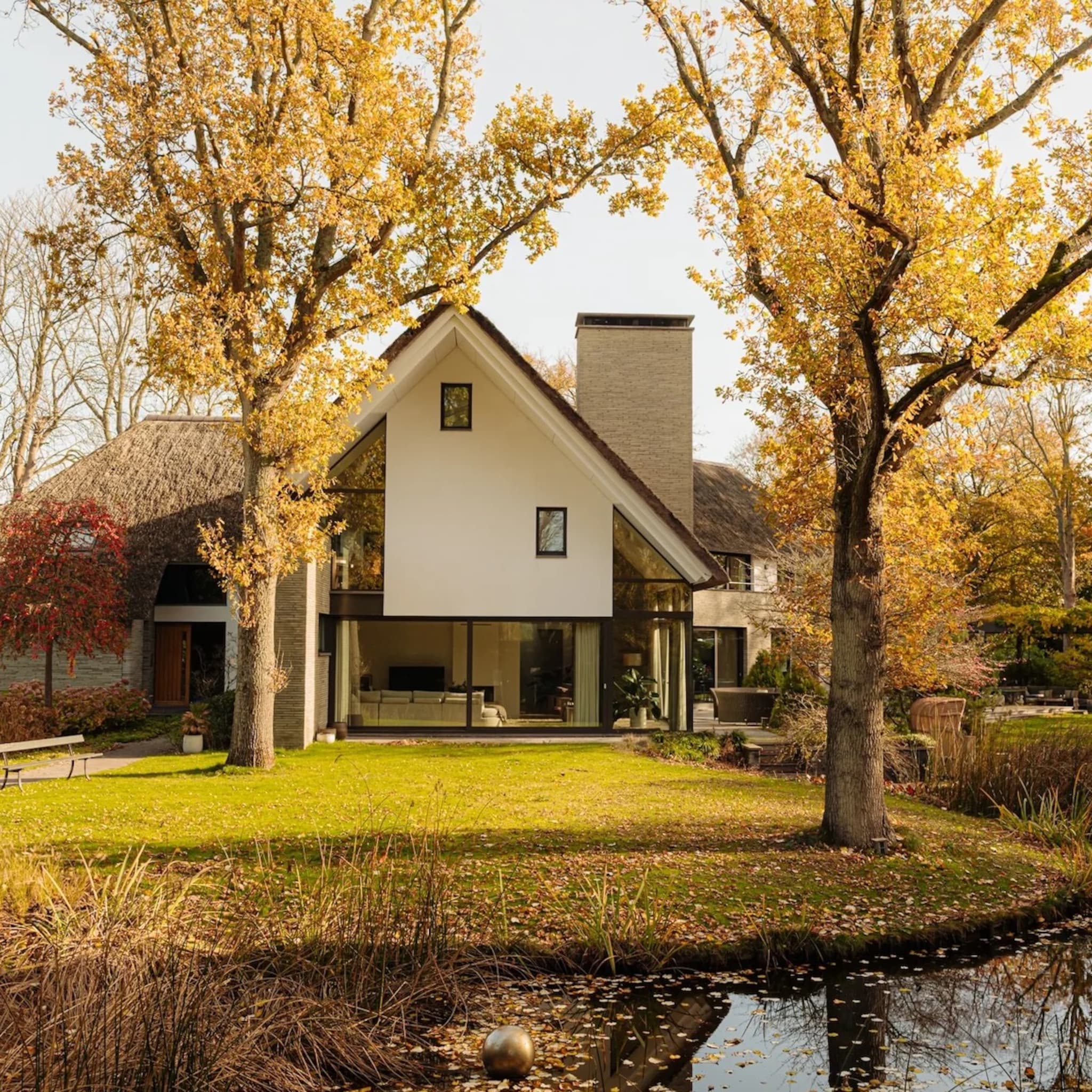 modern landelijke villa grote tuin