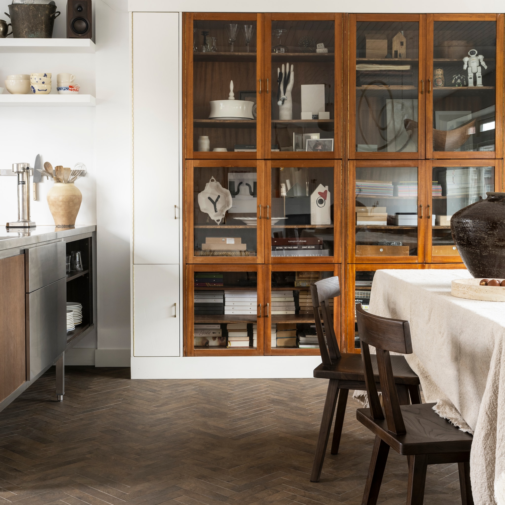 een strak interieur en een warme sfeer ontdek de vtwonen binnentegels