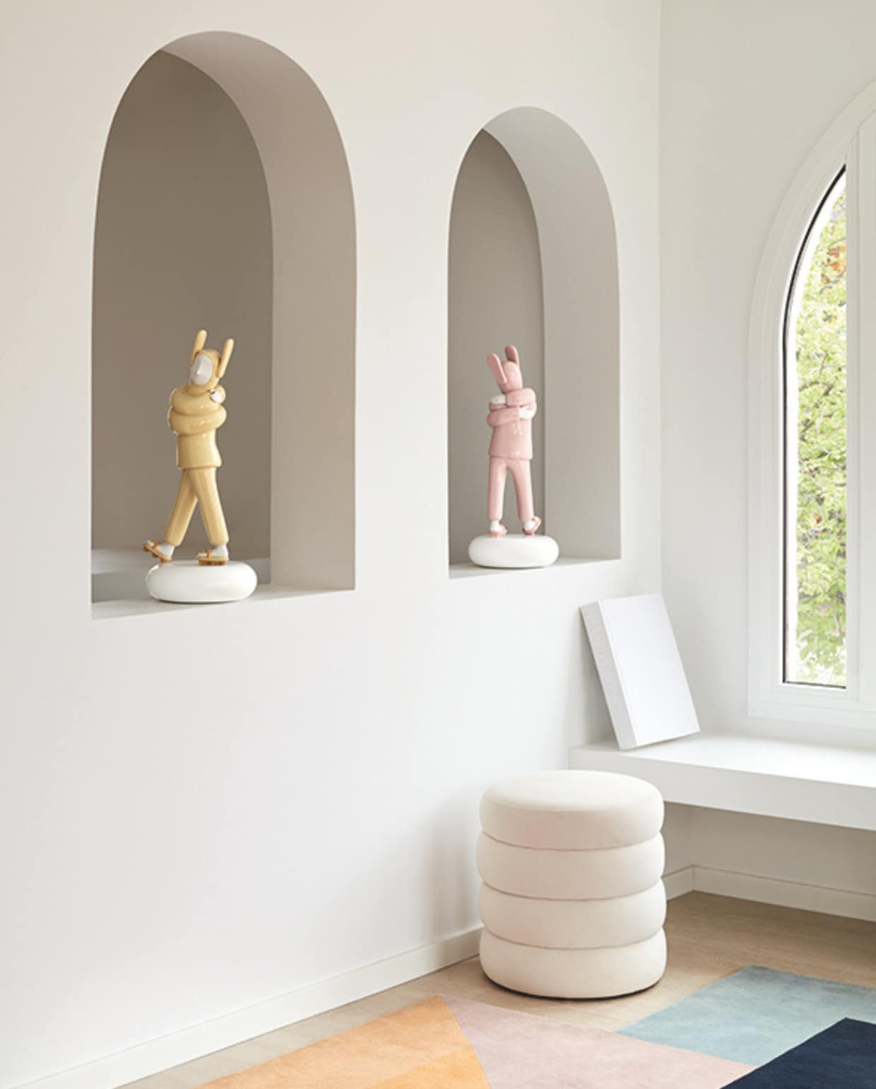 De sculpturen Embraced voor Lladró. vtwonen Design 05-2026 | fotografie Cualiti Photo Studio