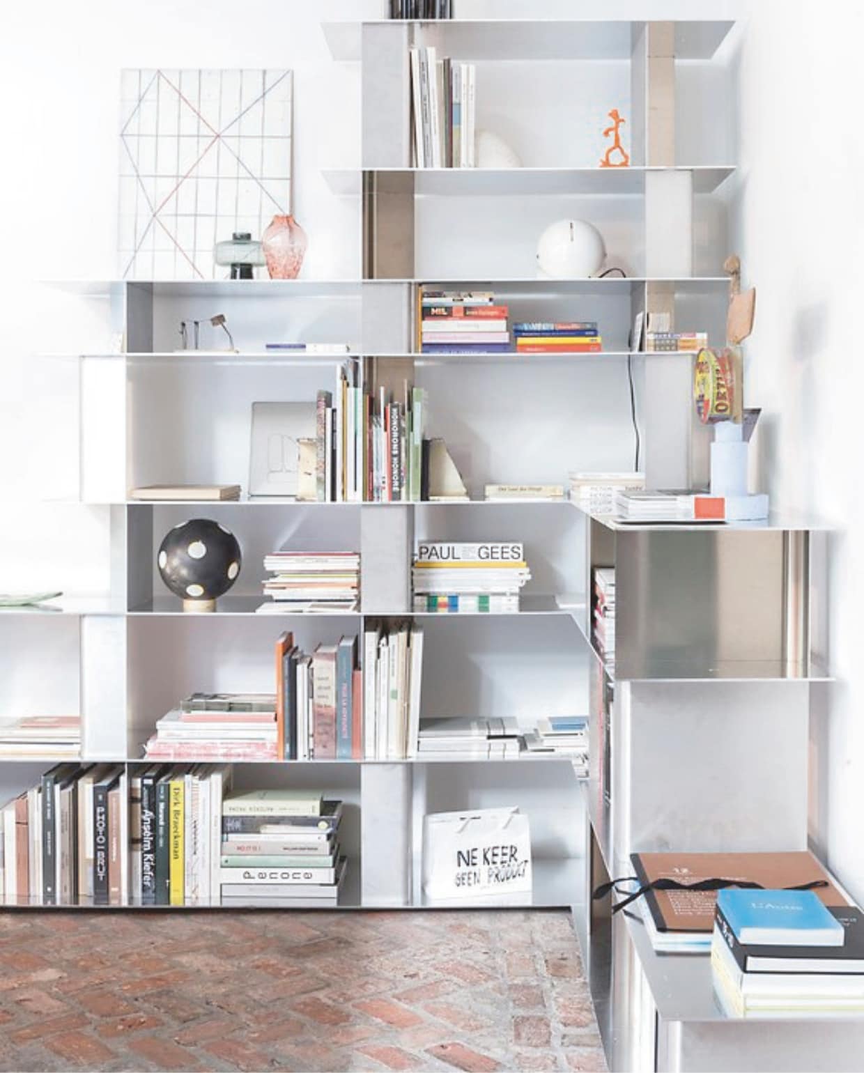 Stack modulair systeem, aluminium, klikt in elkaar zonder schroeven, prijs op aanvraag (motostack.com). vtwonen Design 04-2026