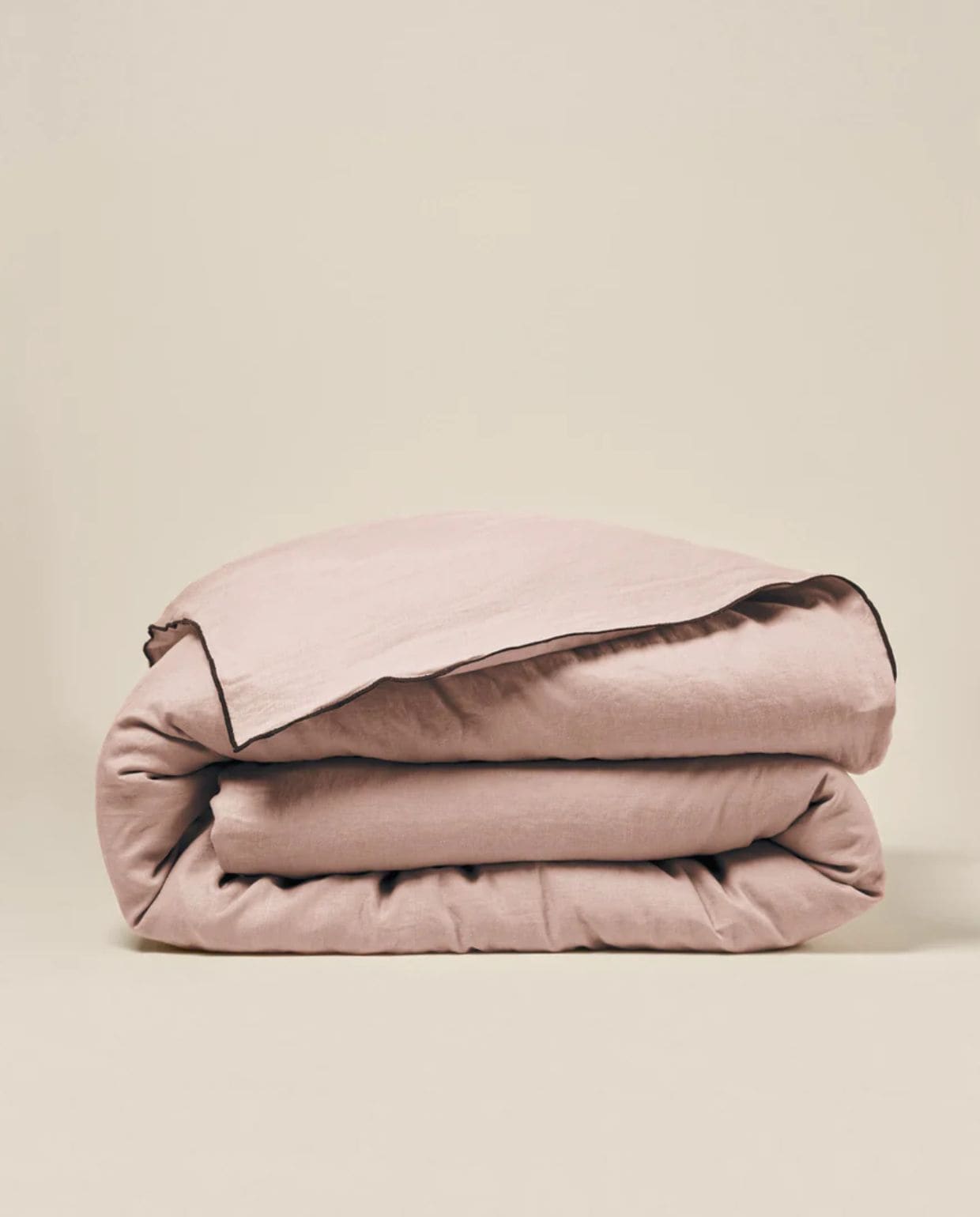 Madura Dekbedovertrek Carlina poederroze en zwarte hommel 240x220 cm Madura
