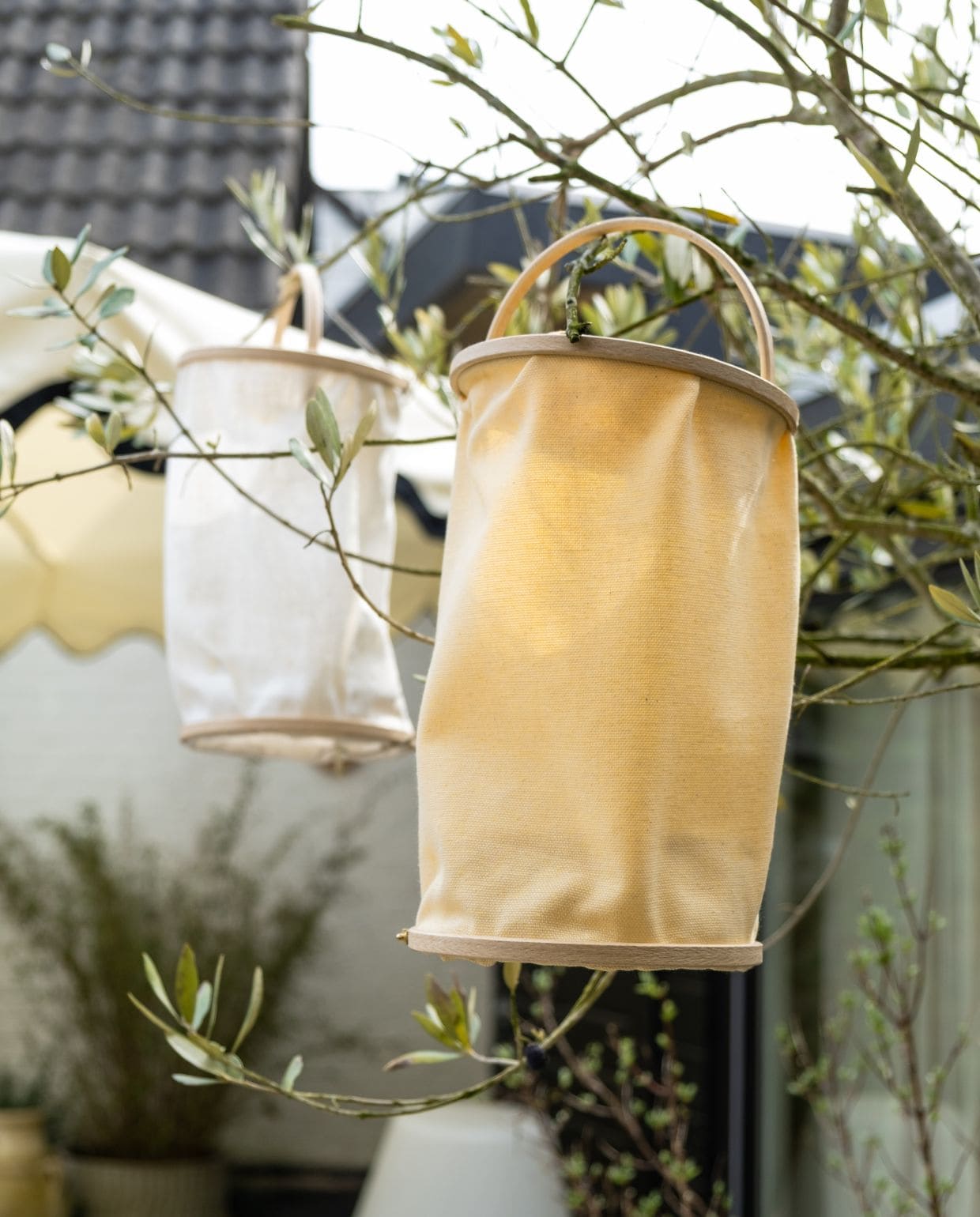 DIY zomerspecial lampion van borduurringen vtwonen Zomerspecial 2026 | fotografie Valerie Paas