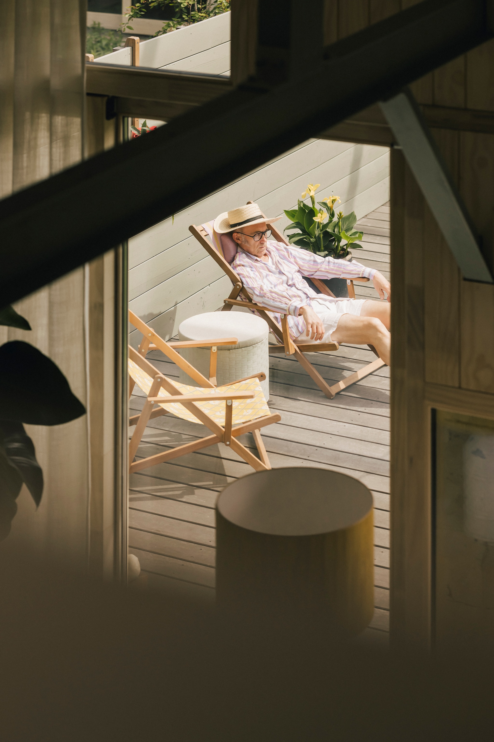 Soortgelijke klapstoelen La Redoute. vtwonen design 7-2026 | fotografie Katoo Peeters