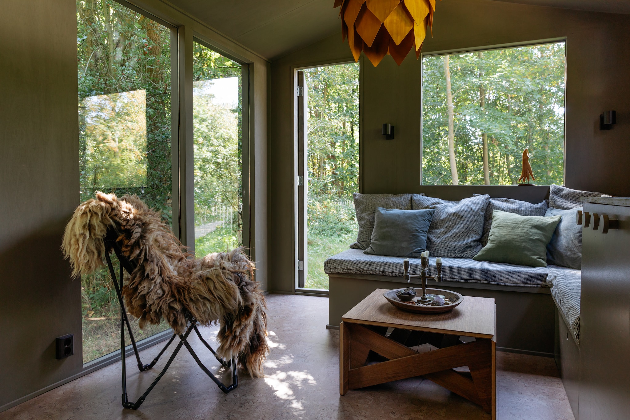 Gröna Huset tiny house vtwonen 09-2026 | Fotografie On a hazy morning