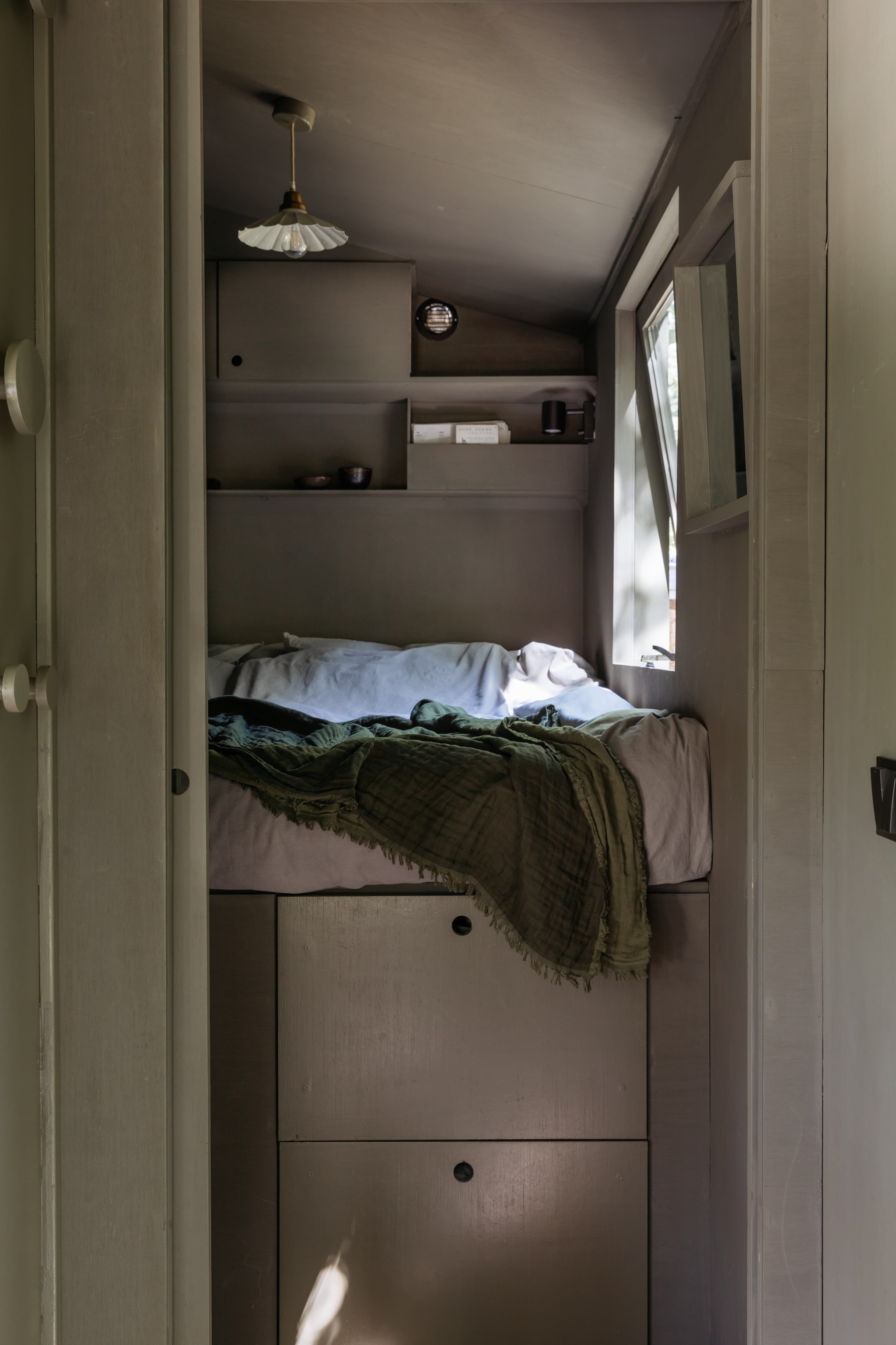 Gröna Huset tiny house vtwonen 09-2026 | fotografie On a hazy morning