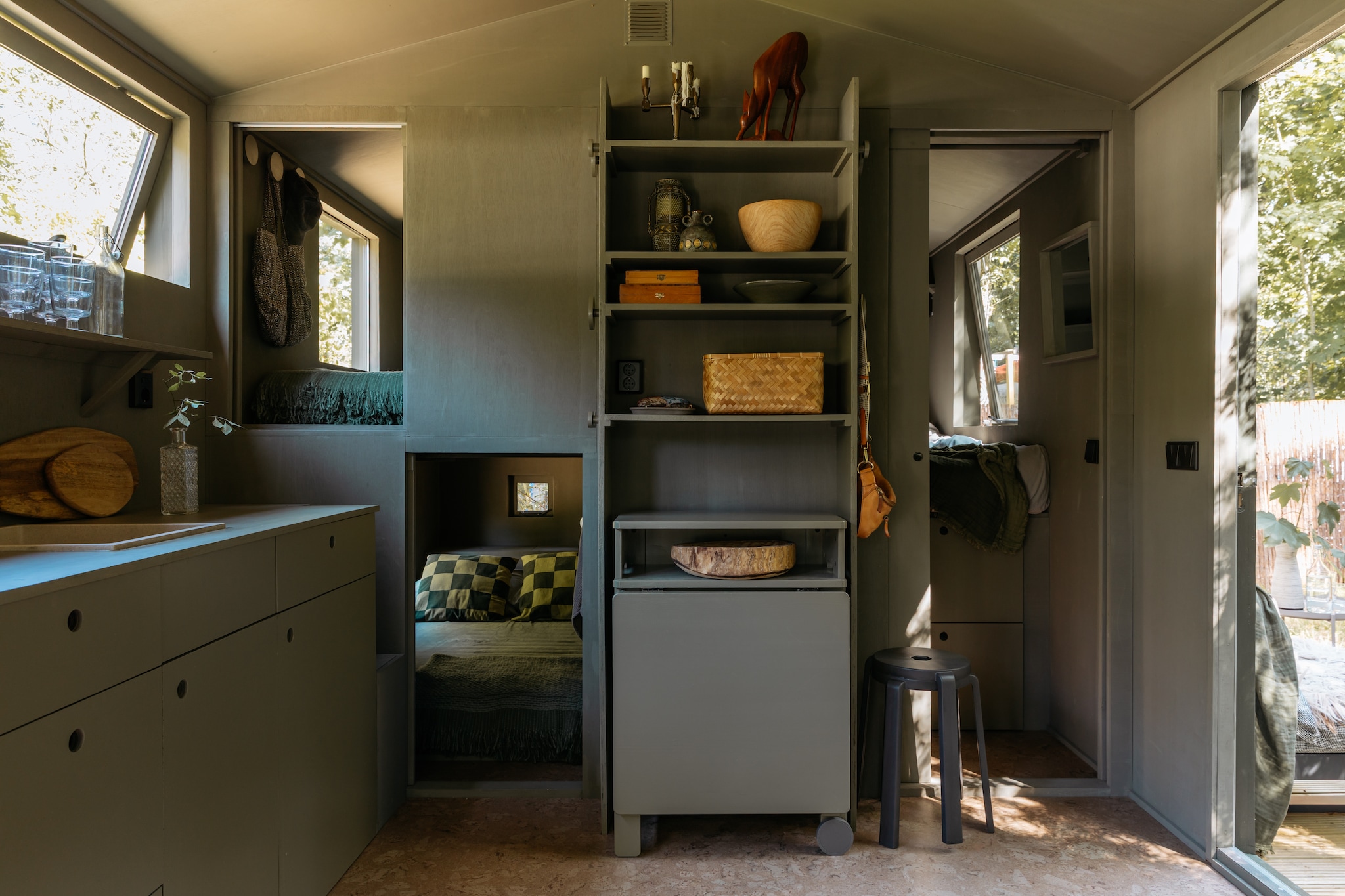 Gröna Huset tiny house vtwonen 09-2026 | fotografie On a hazy morning