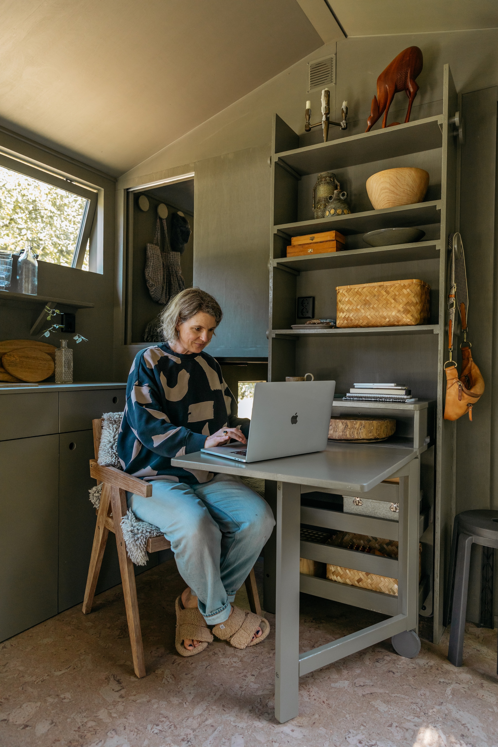 Gröna Huset tiny house vtwonen 09-2026 | fotografie On a hazy morning