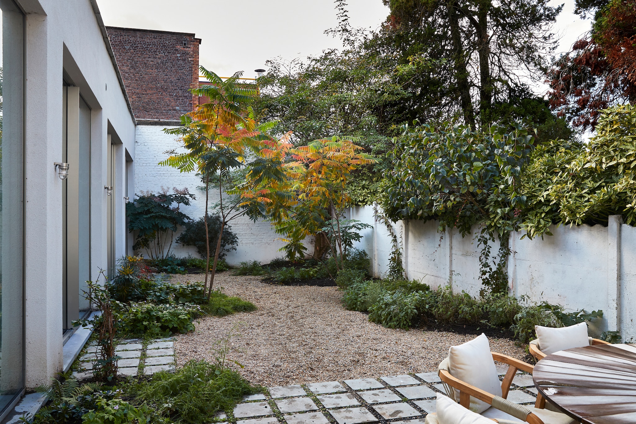 De patiotuin. vtwonen design 8-2026 | productie living inside | fotografie jan verlinde